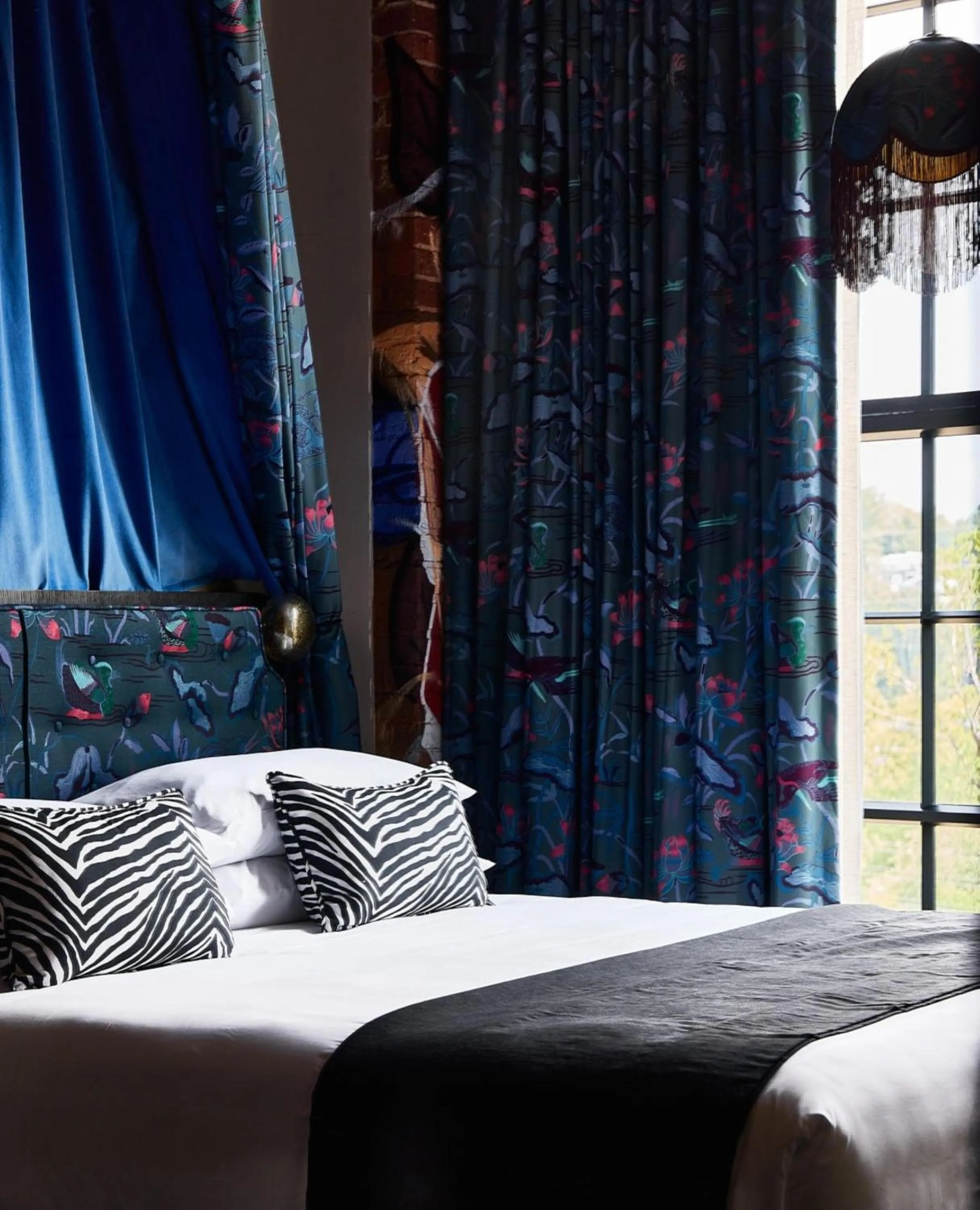 King Room with Bath Tub - Mobility and Hearing Access/Non-Smoking in The Radical Asheville, Tapestry Collection by Hilton