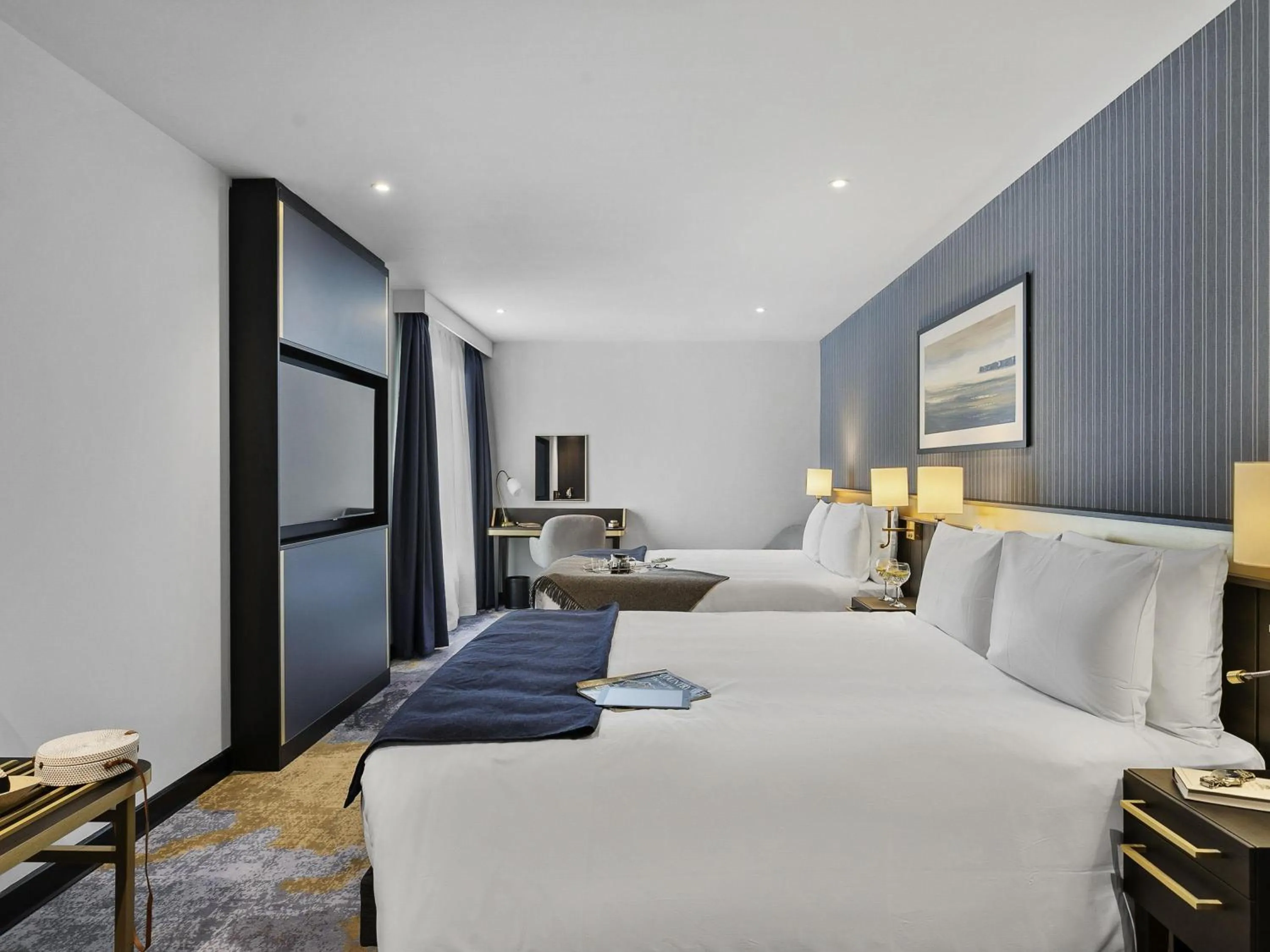 Classic Room with Two Zip Beds in Mercure Paignton Hotel