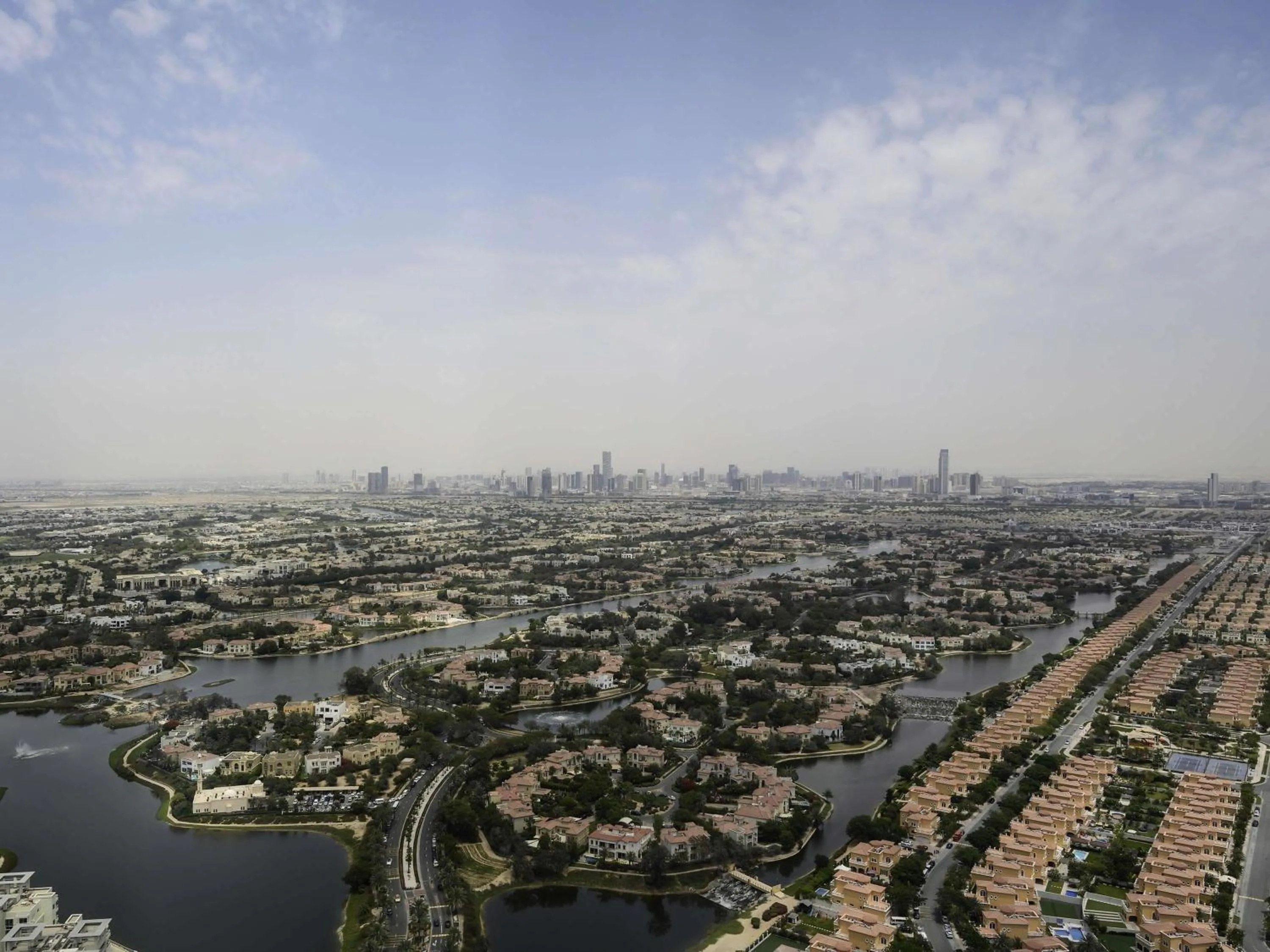 Twin Studio with Island View in SO/ Uptown Dubai