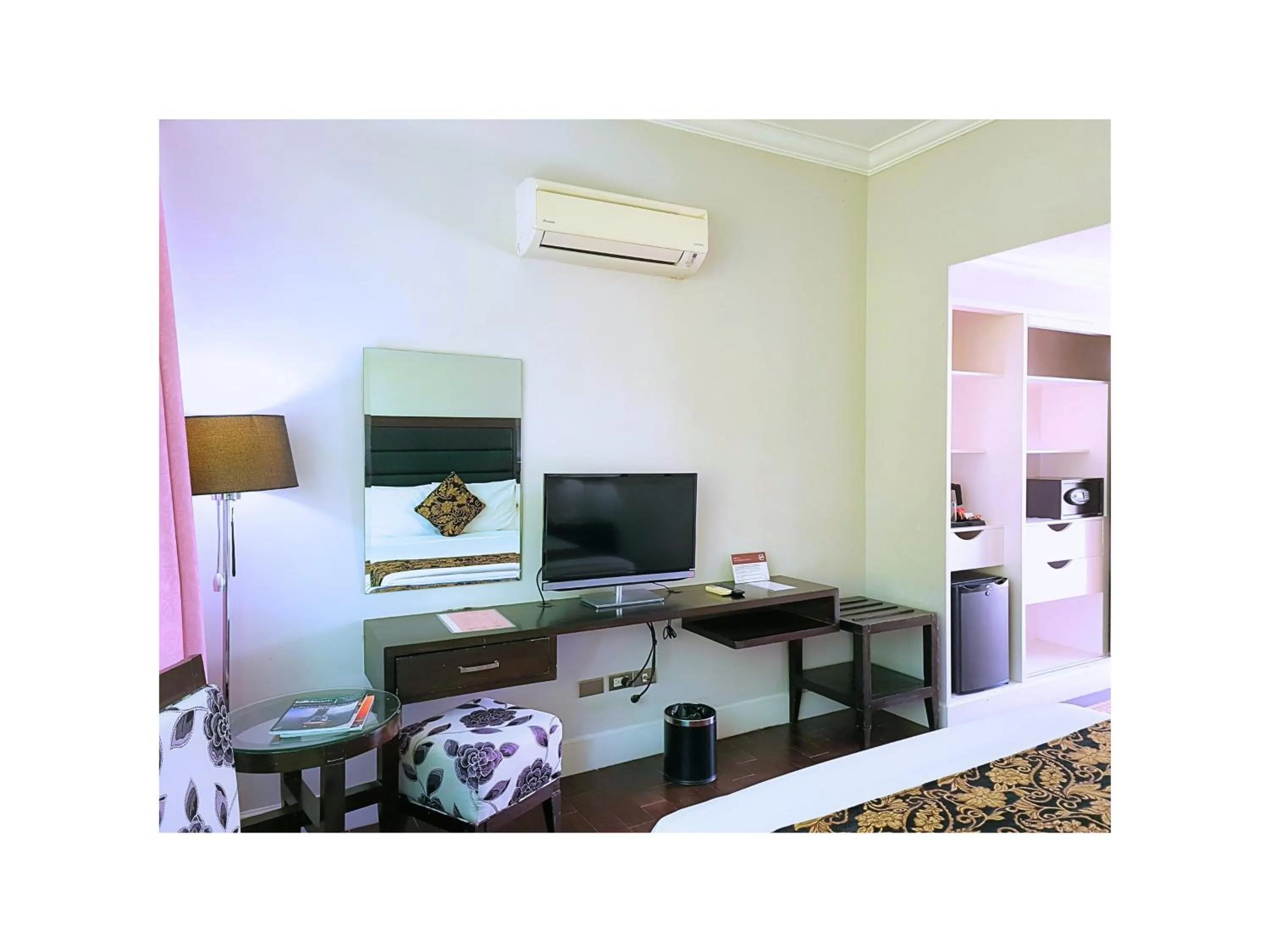 Superior Queen Room in Fiesta Garden Hotel