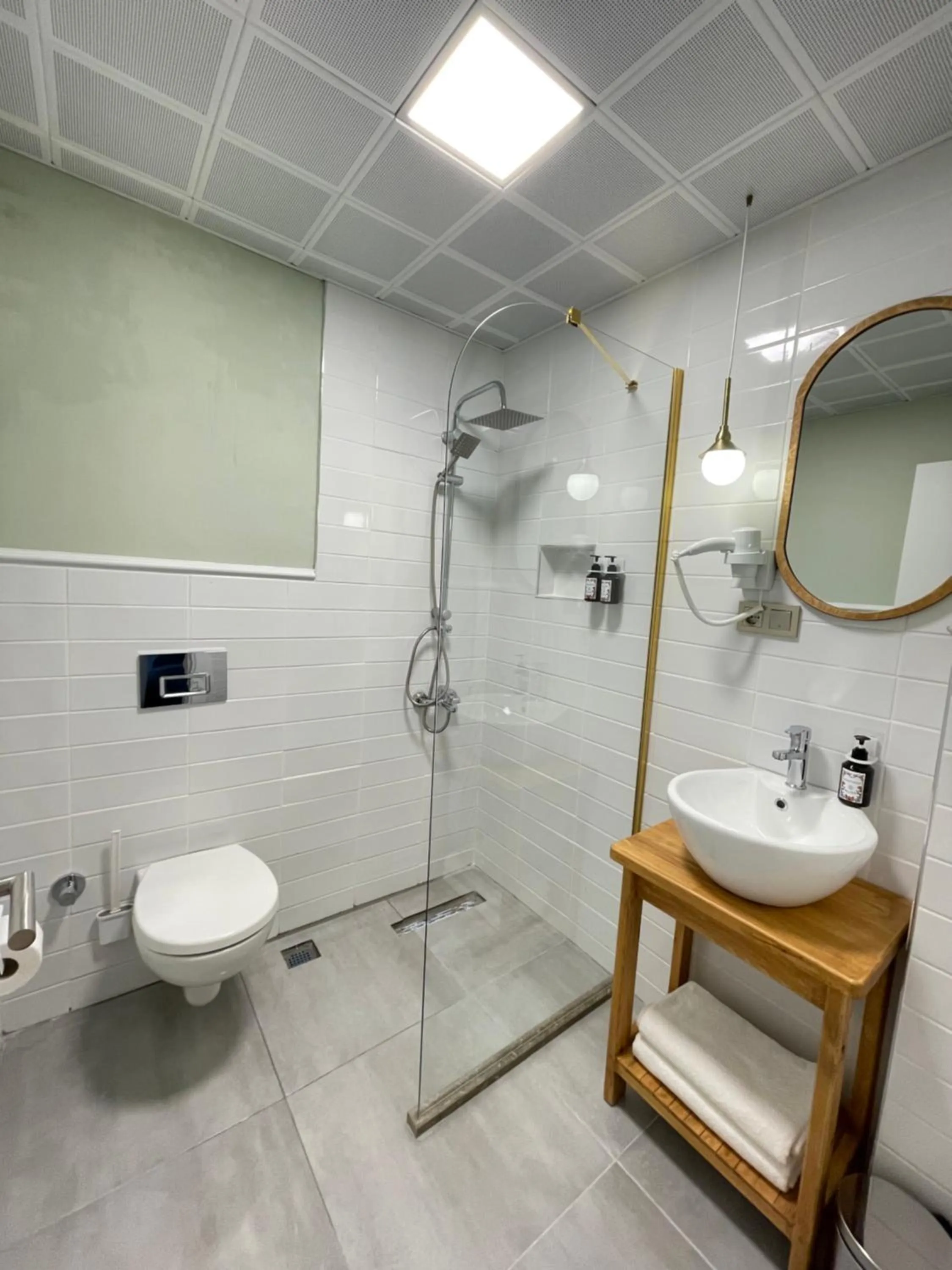 Budget Triple Room in Meshk Airport Hotel