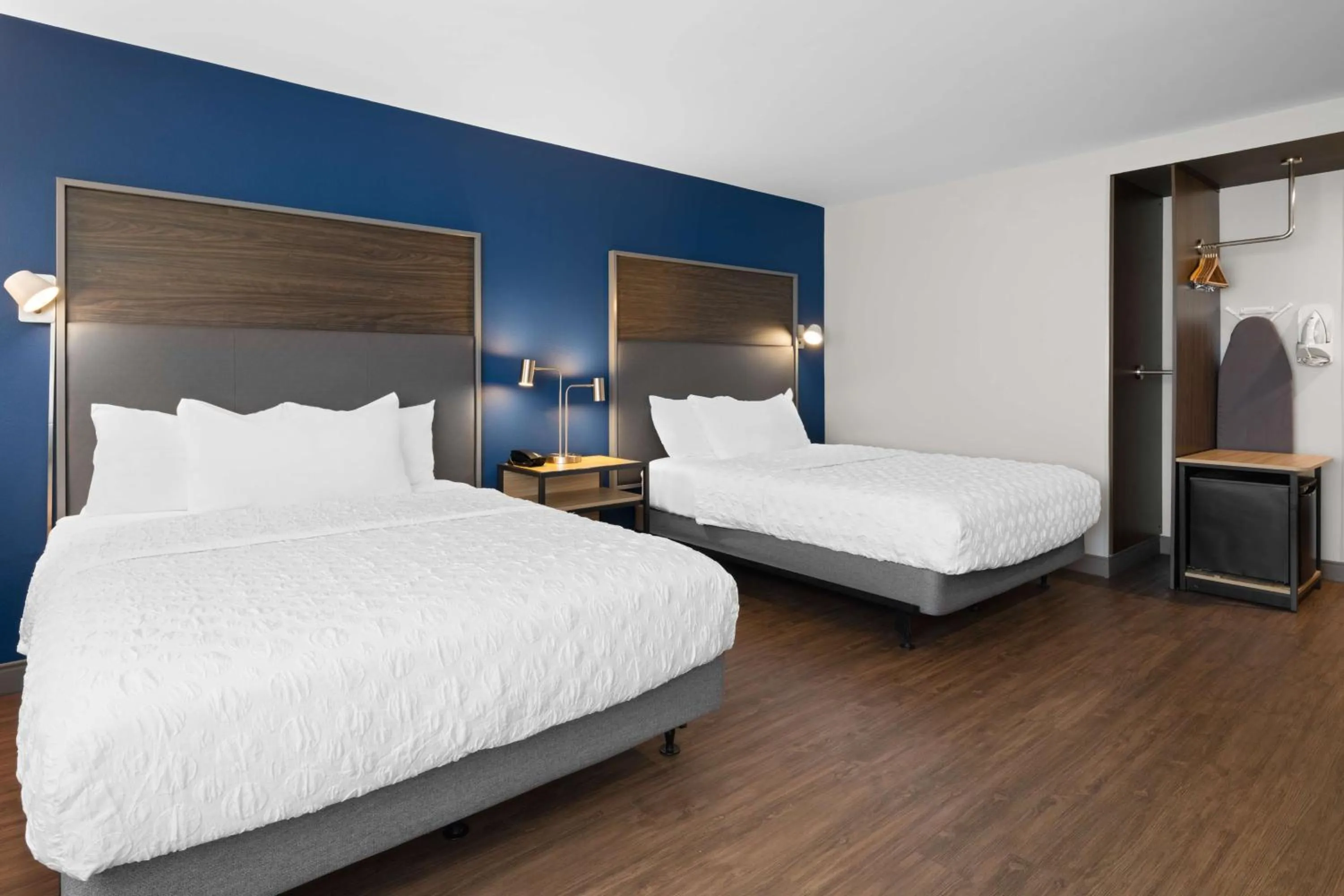 Queen Room with Two Queen Beds - Mobility Access in Tru By Hilton Wisconsin Dells