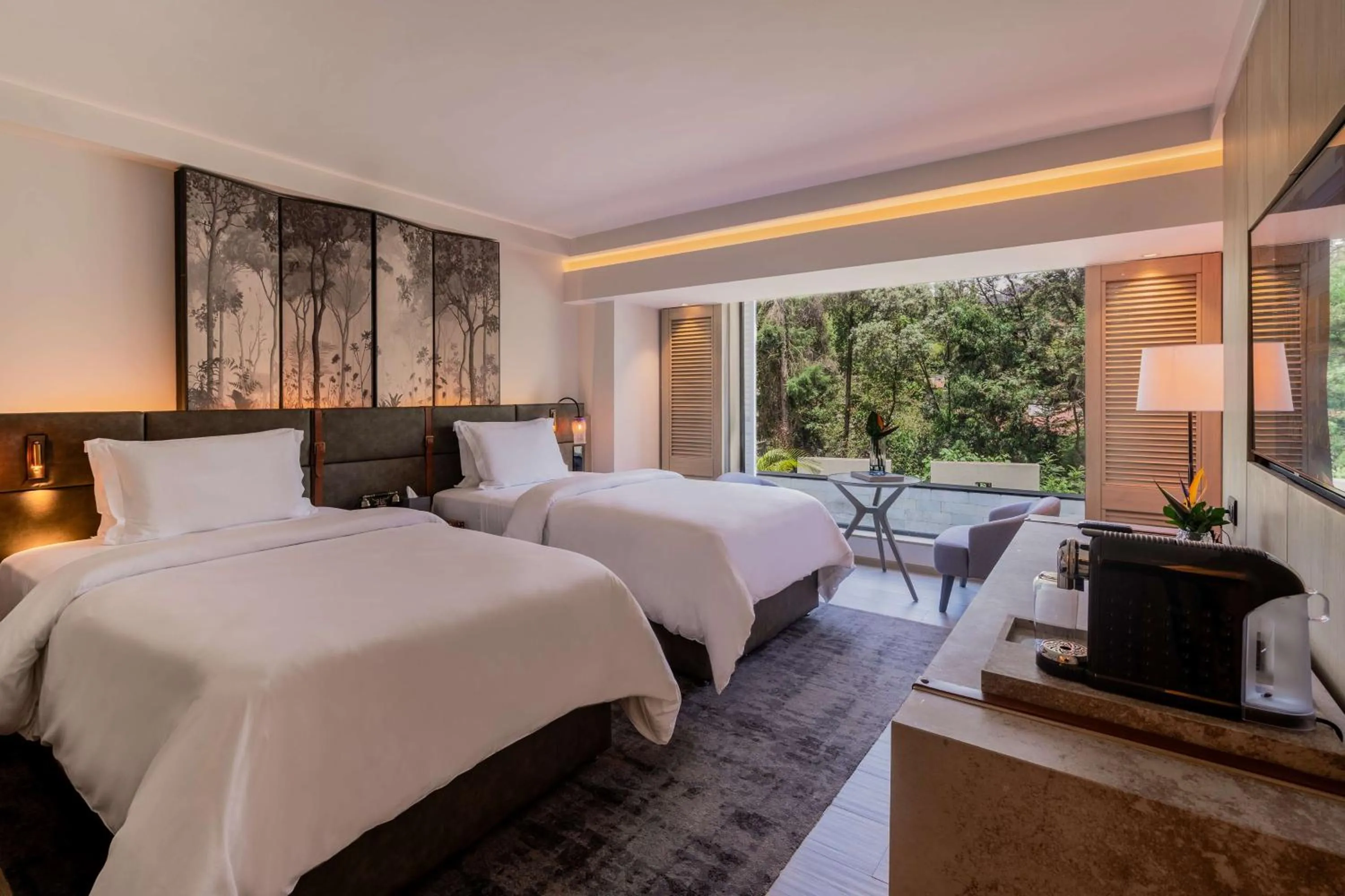 Deluxe Serene Twin Room in Kwetu Nairobi, Curio Collection By Hilton