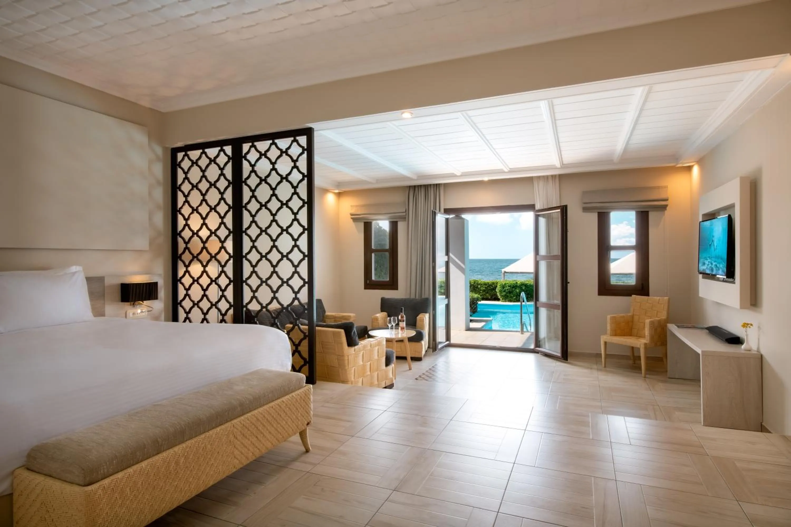 Suite with Private Pool in Mitsis Royal Mare