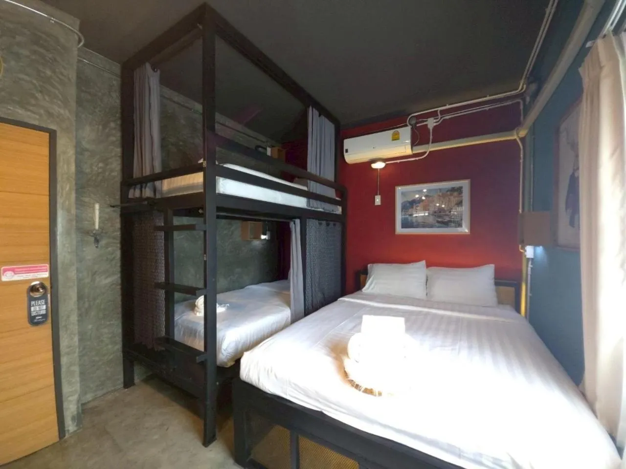 Quadruple Room with Private Bathroom in Tanwa House