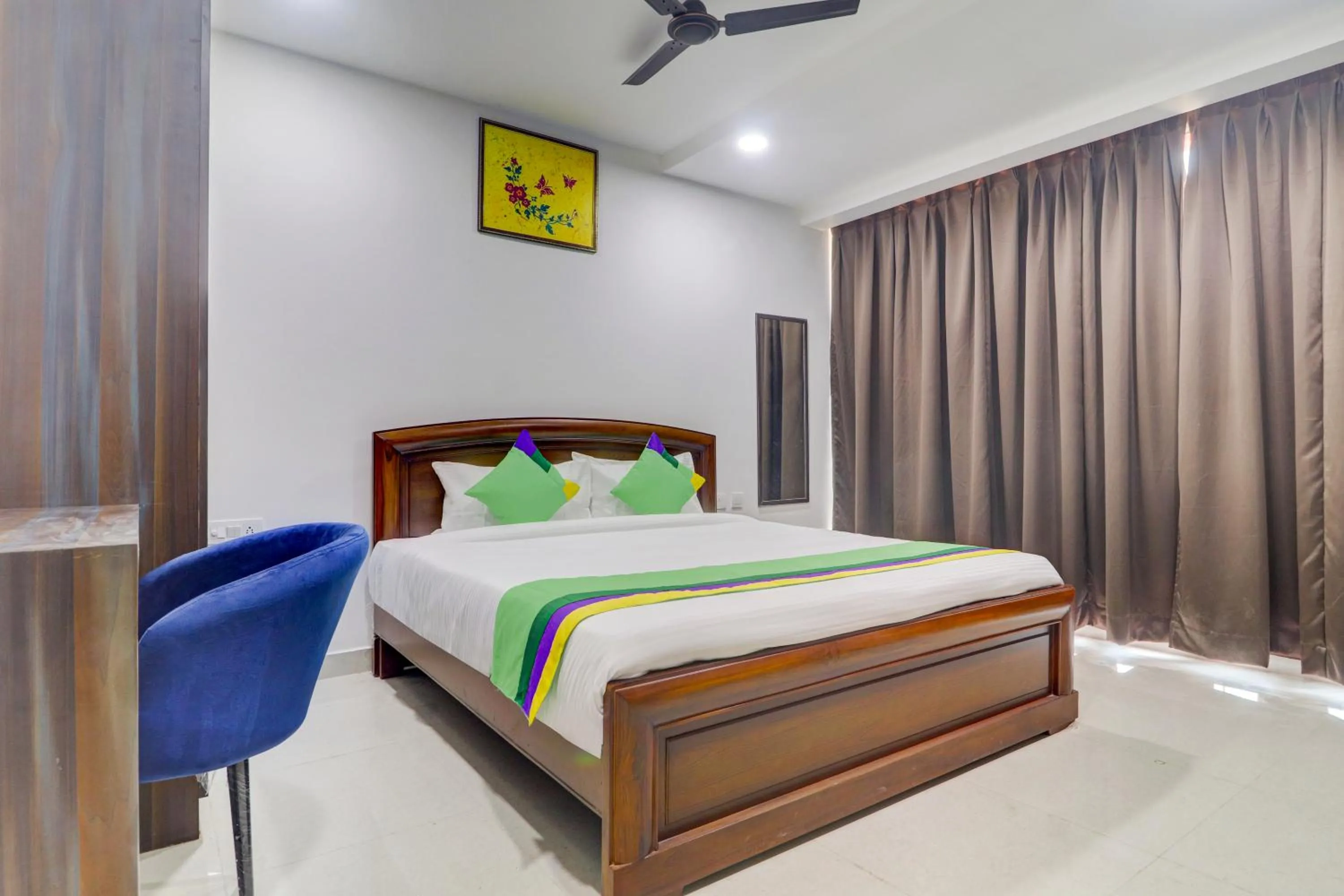 Deluxe Double Room - single occupancy in Treebo Destination Inn