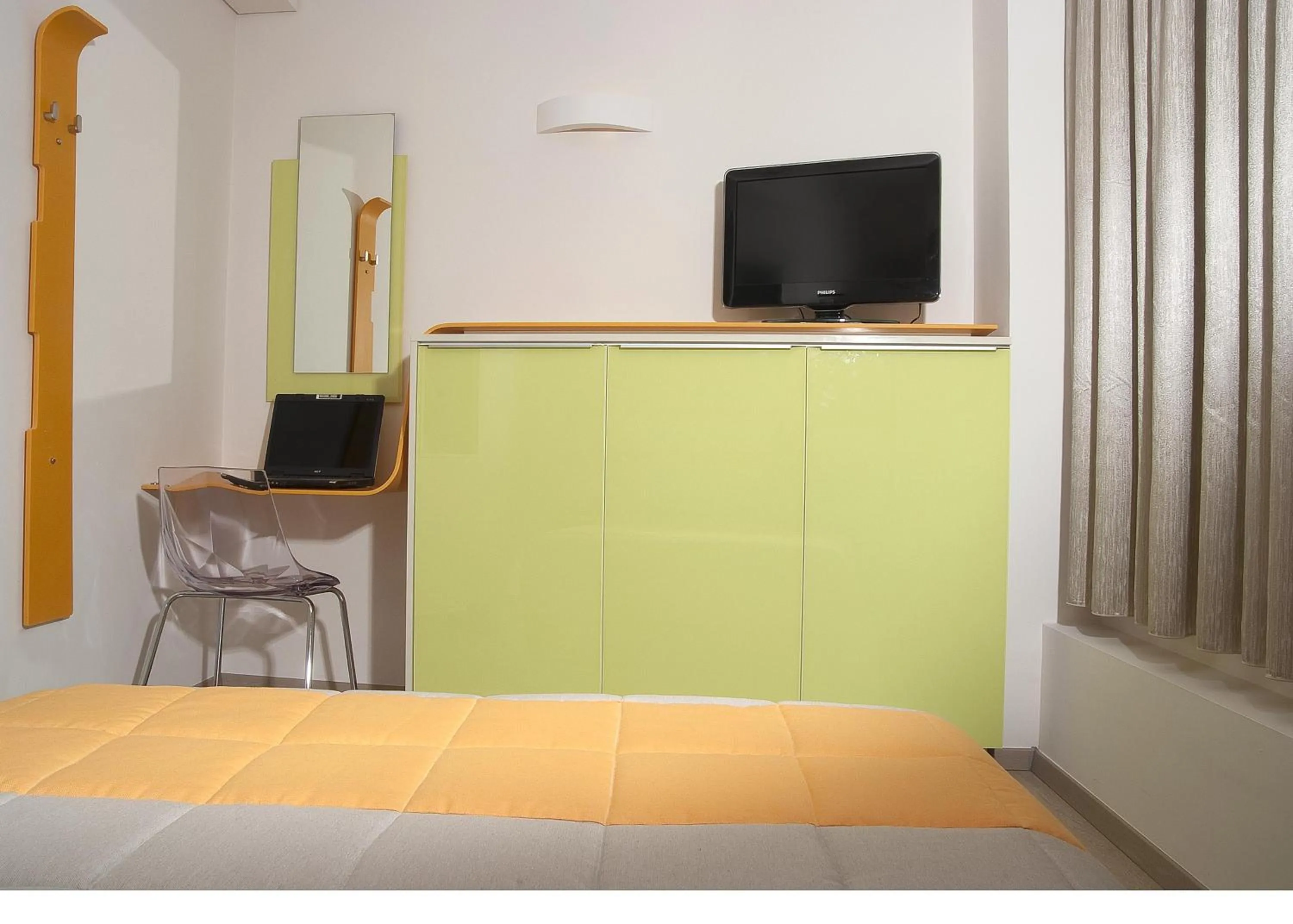 Small Economy Double Room in Amazon Hotel