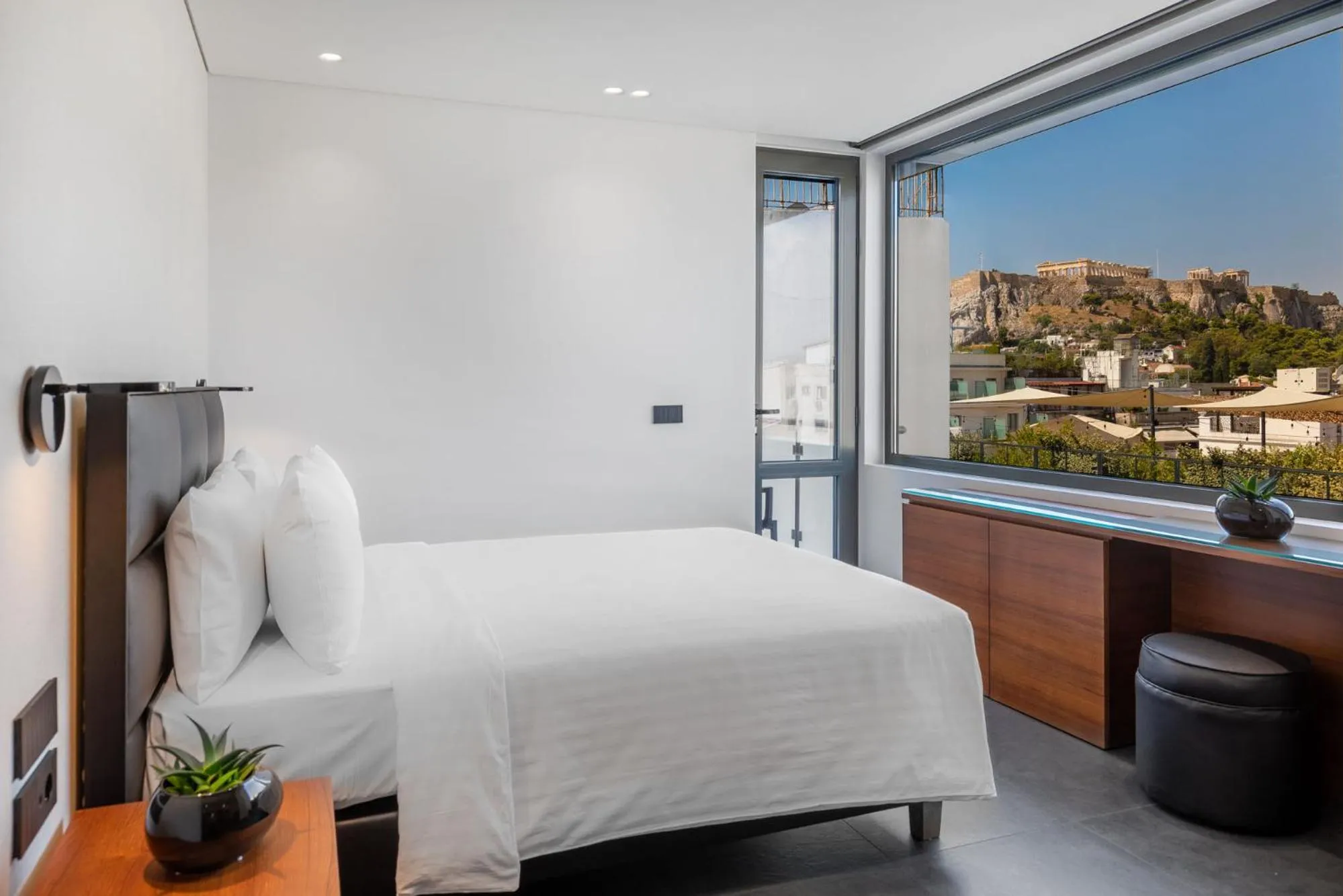 Deluxe Double Room with Balcony in Amazon Hotel