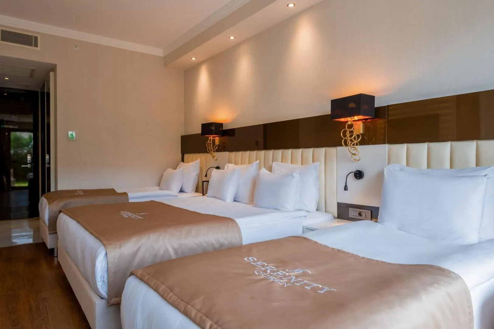 Queen Room with Garden View - single occupancy in Serenity Queen Hotel