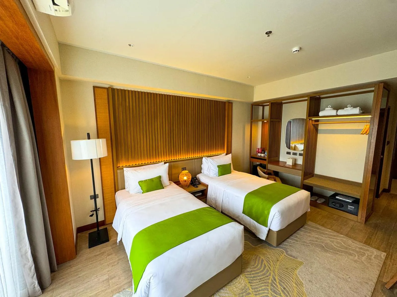 Deluxe Twin Room in Cebu One Tectona Resort Hotel