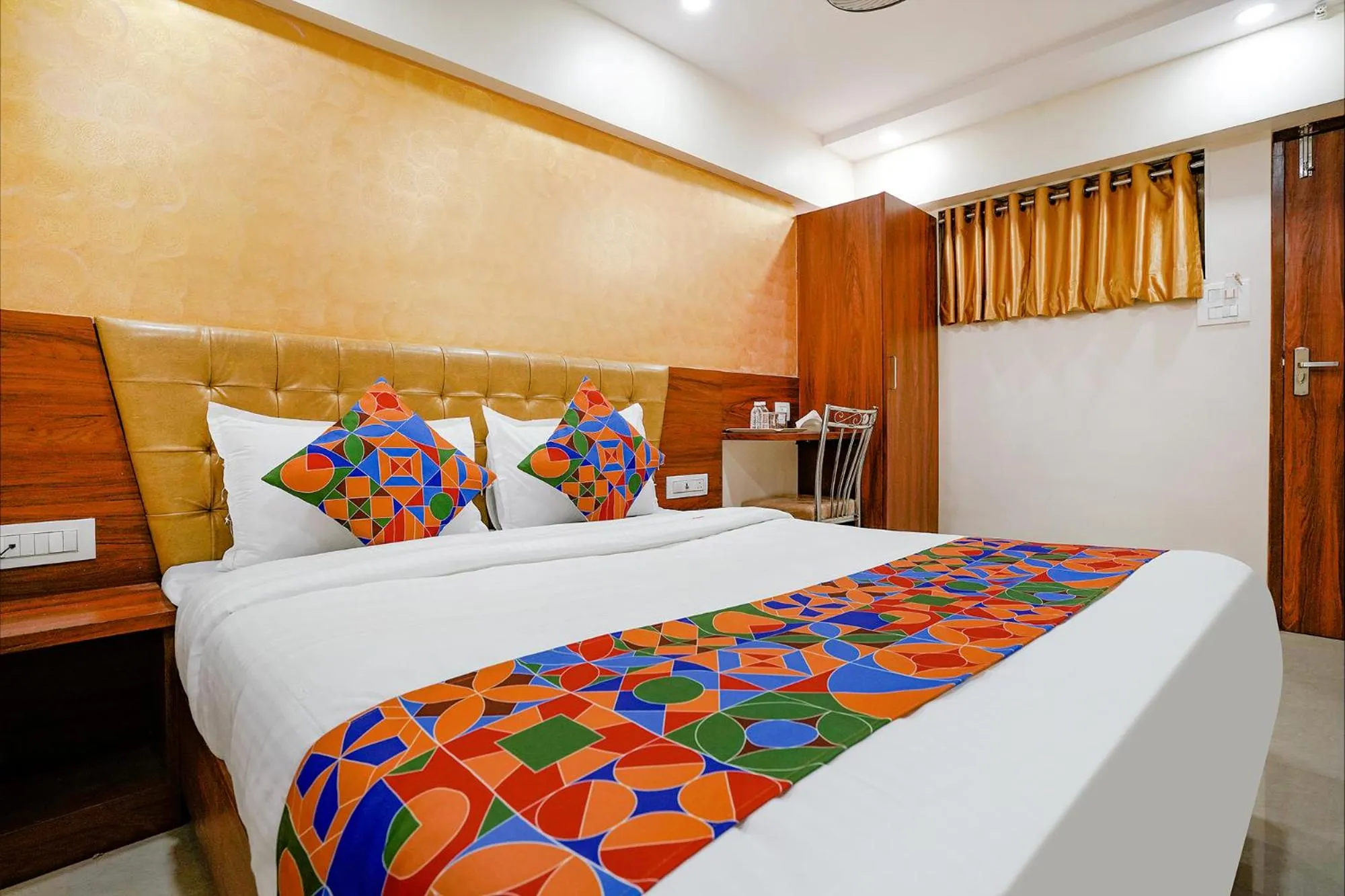 Deluxe Room - single occupancy in FabExpress Alive - Nr Juhu Beach