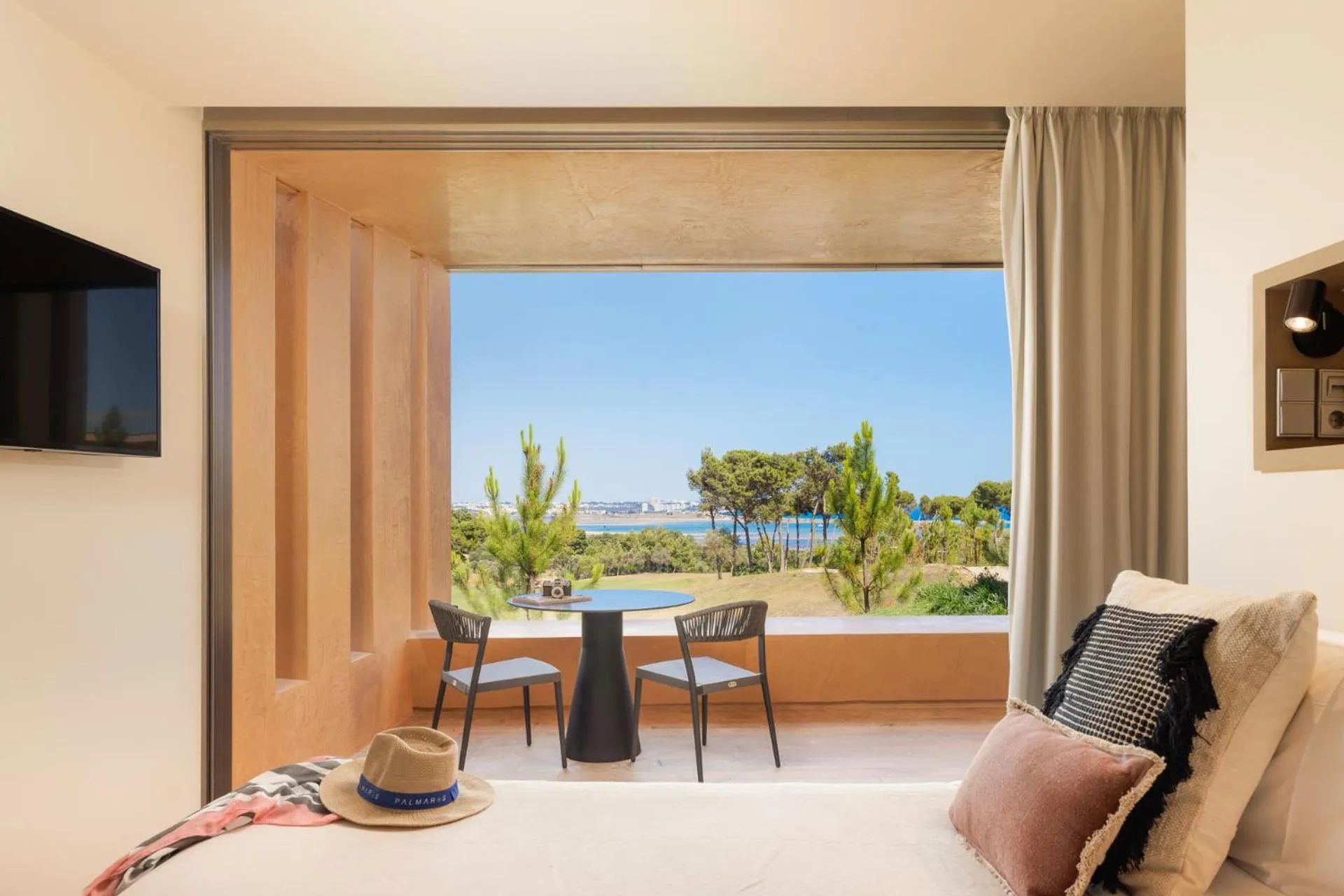 Two-Bedroom Apartment in Palmares Signature Apartments