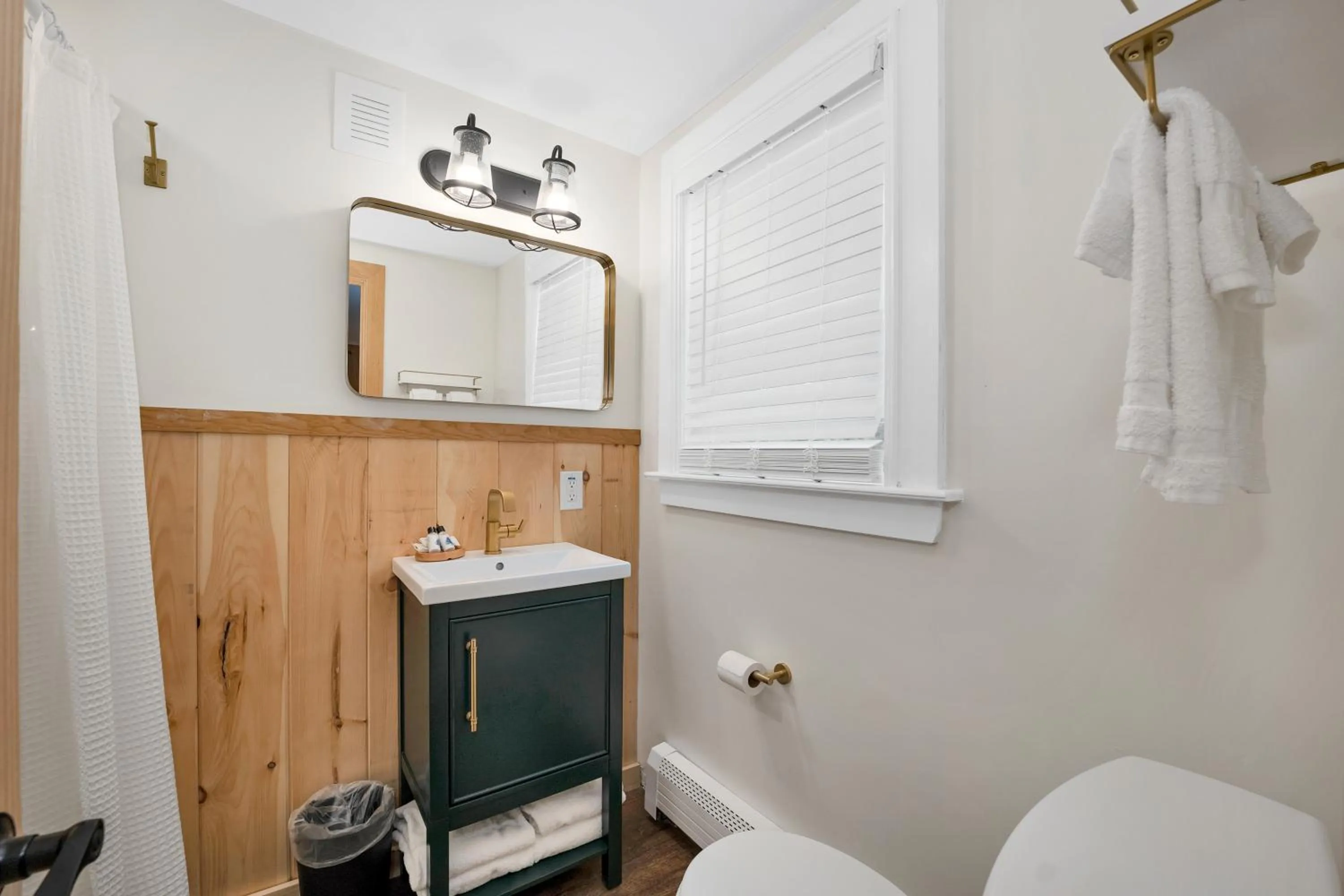 Queen Room in The Inn & More