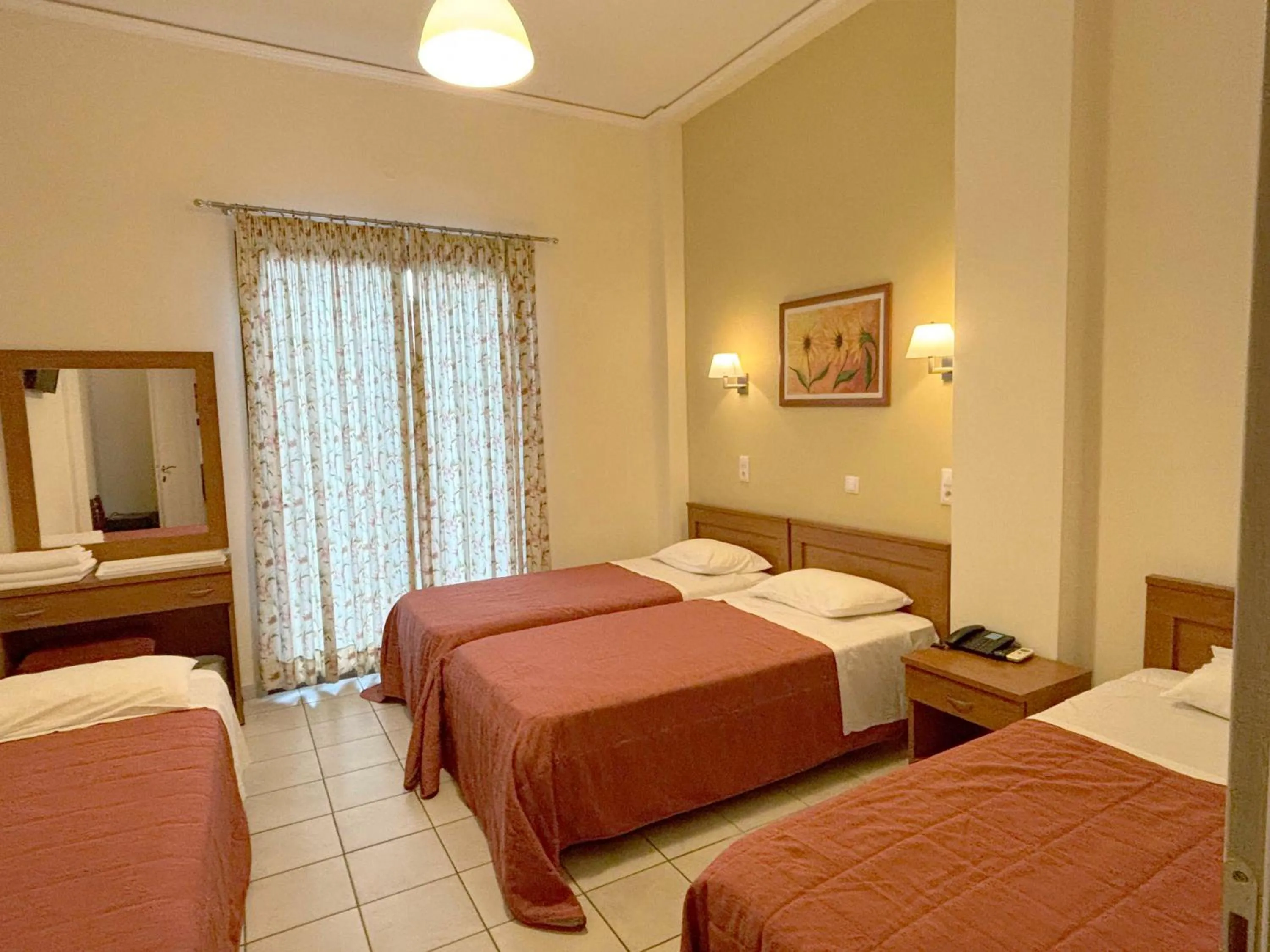 Triple Room in Hotel Kronio