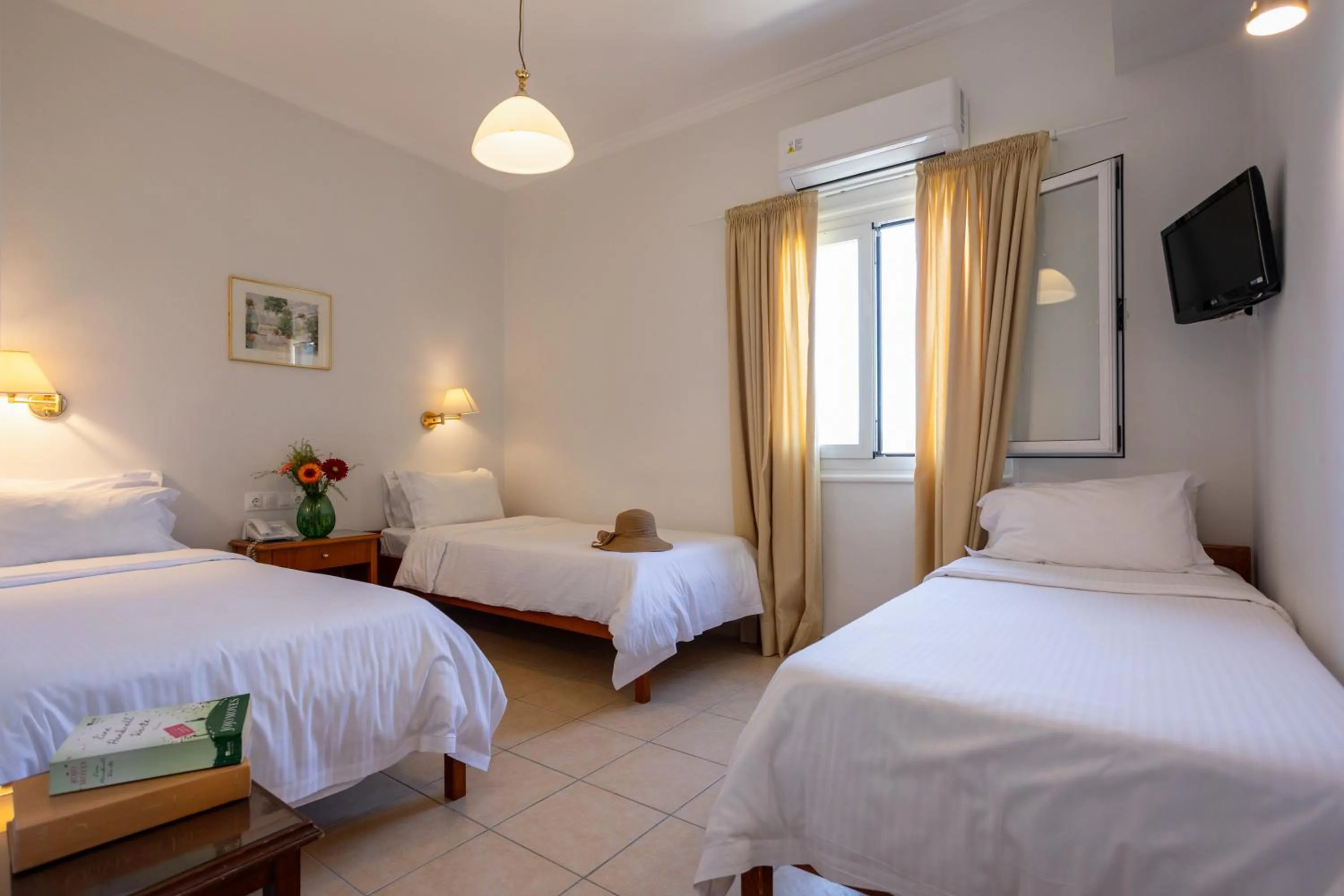 Triple Room in Hotel Bretagne