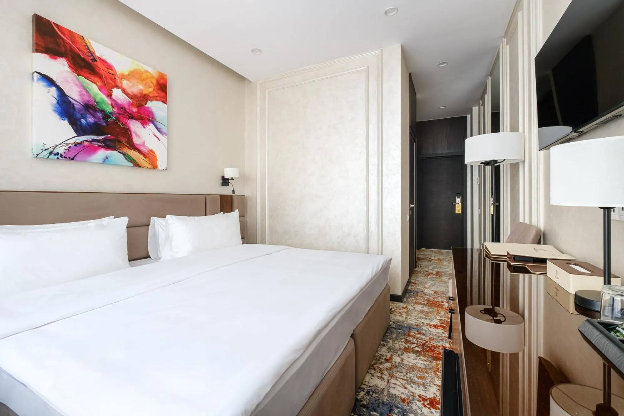 King Room - single occupancy in Grand Mildom Hotel