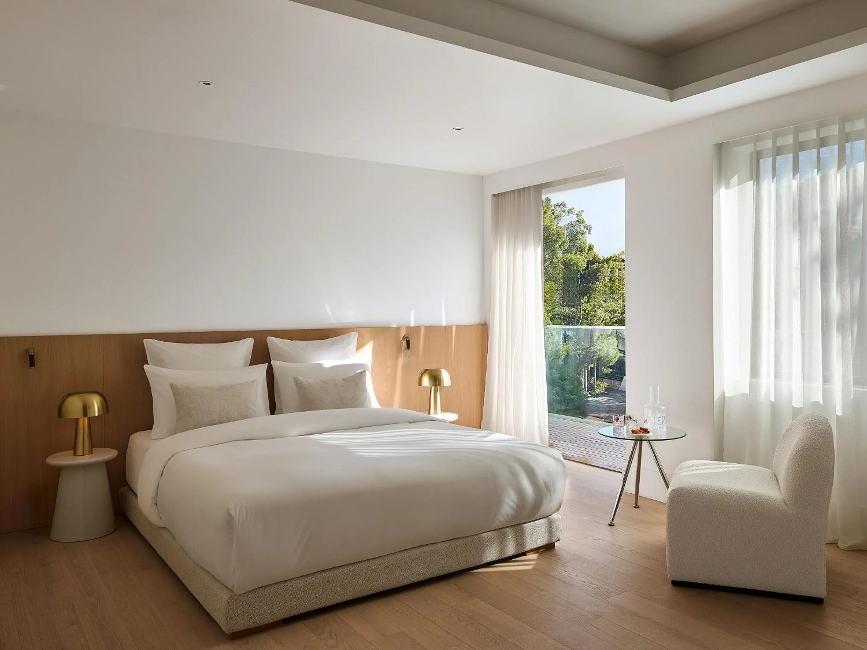 Riviera Room in Vouliagmeni Suites