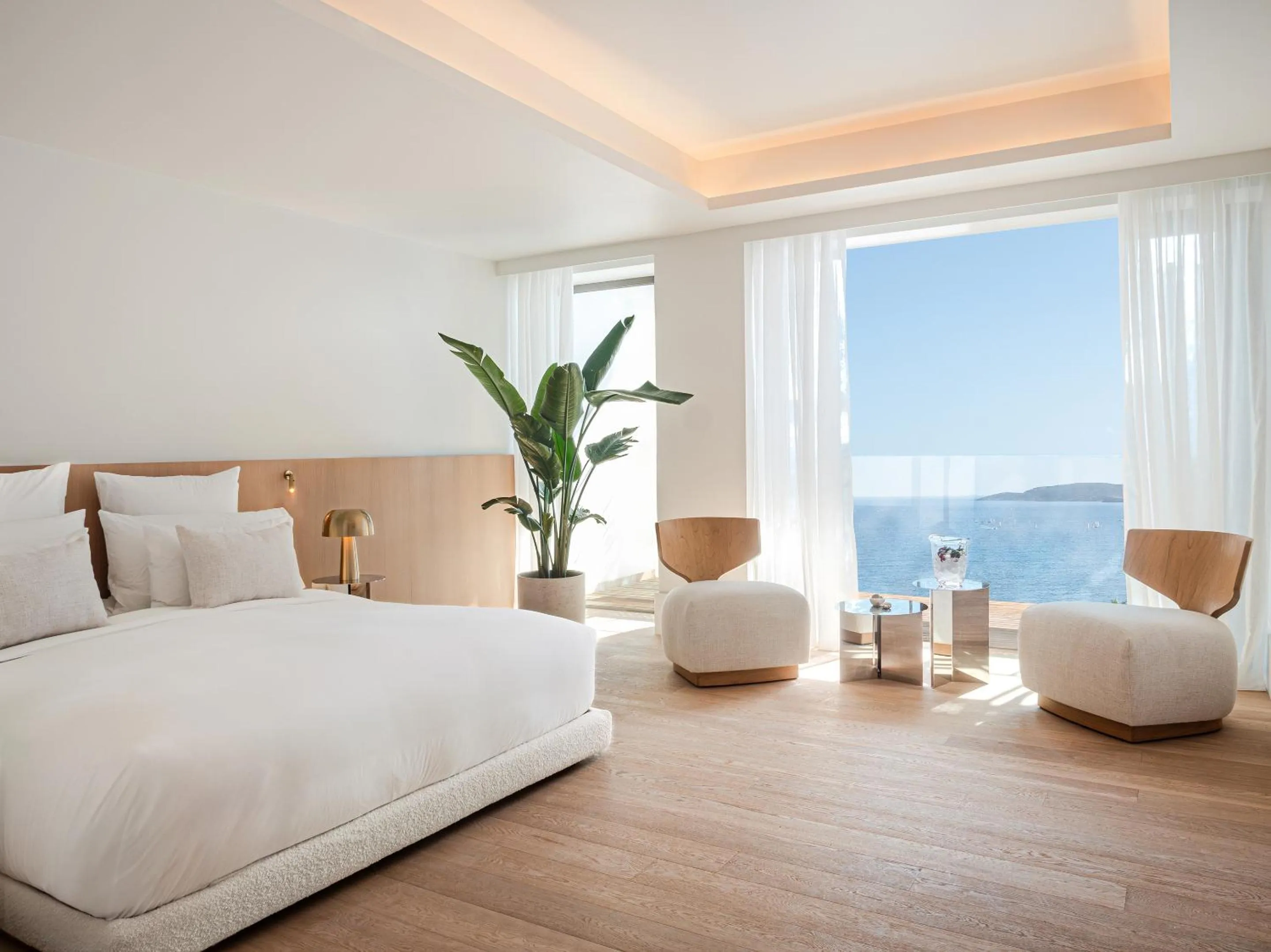 Deluxe Room with Sea View in Vouliagmeni Suites