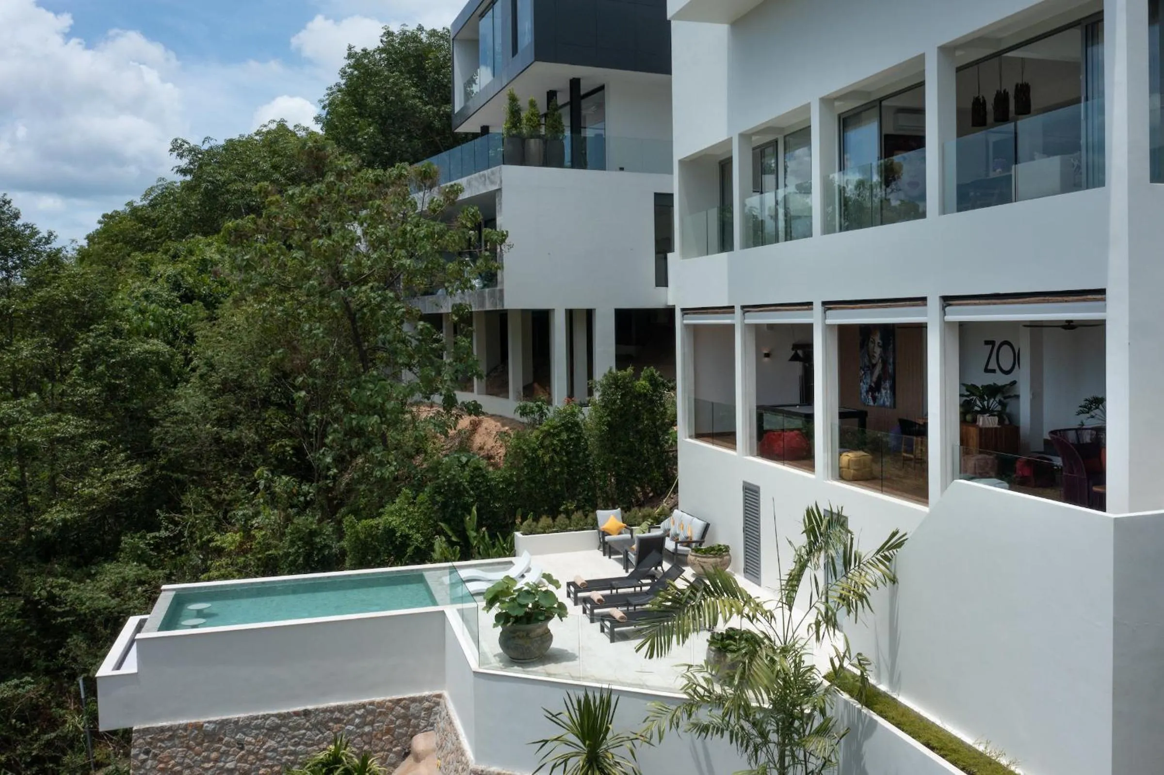 Luxury Three-Bedroom Villa with Private Pool in Zog Villas