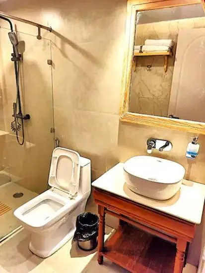 King Suite with Balcony in The Lanswood Estate