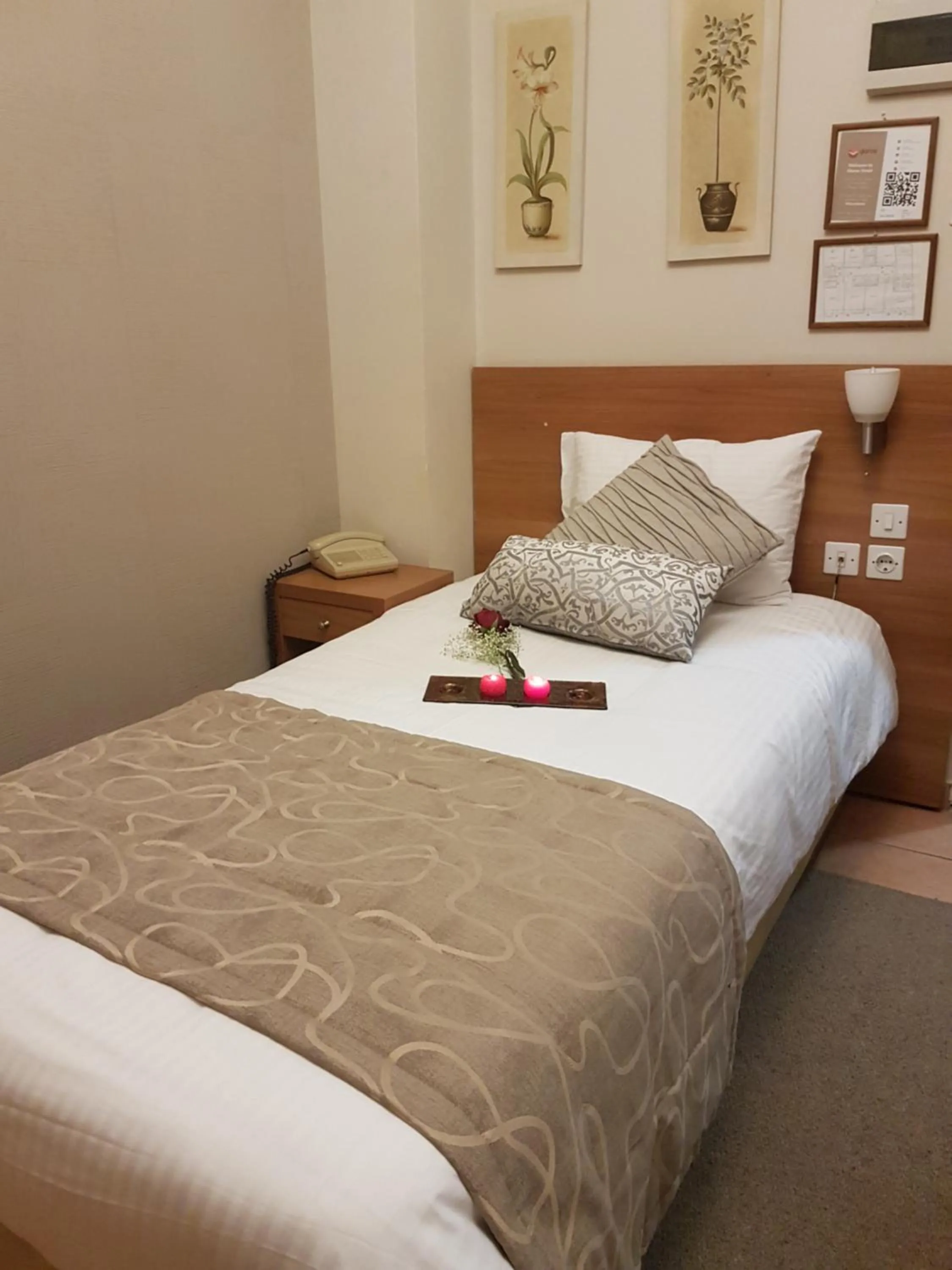 Single Room in Glaros Hotel