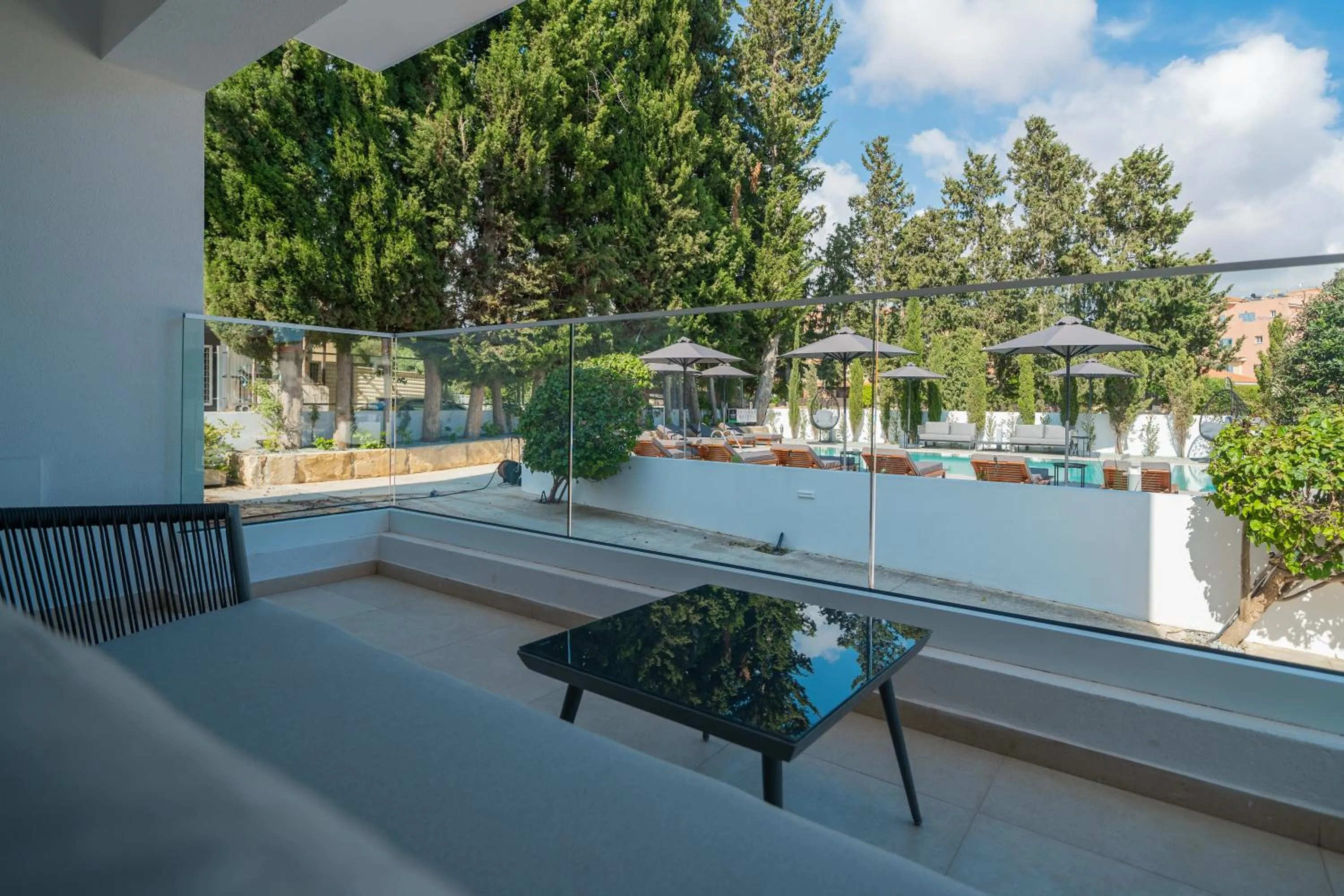 Two-Bedroom Apartment with Pool View in Silver Park