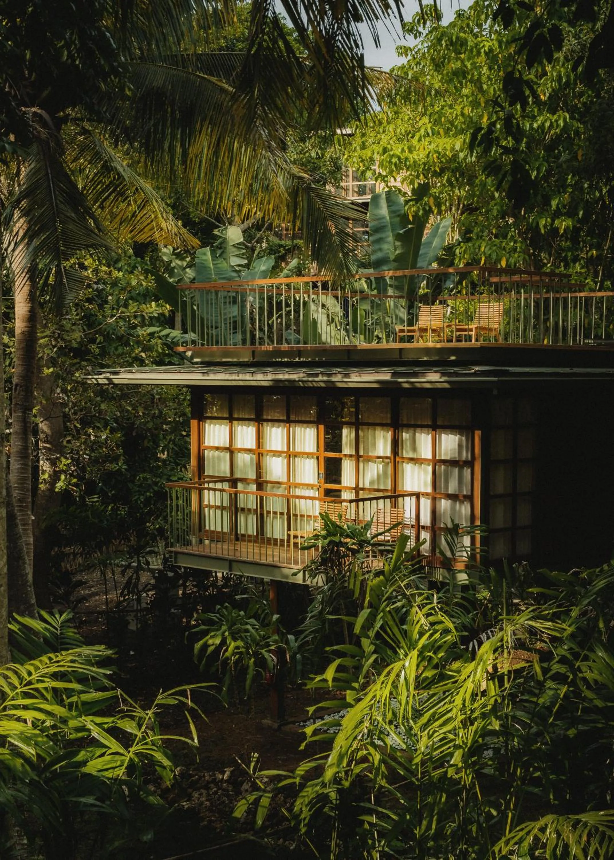Treehouse Studio with Rooftop in Grün Uluwatu