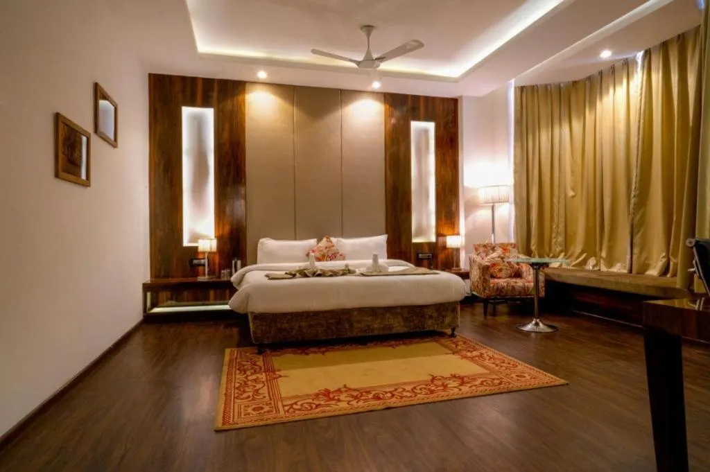 Deluxe Room - single occupancy in Hotel 5 Flowers Ananta Elite