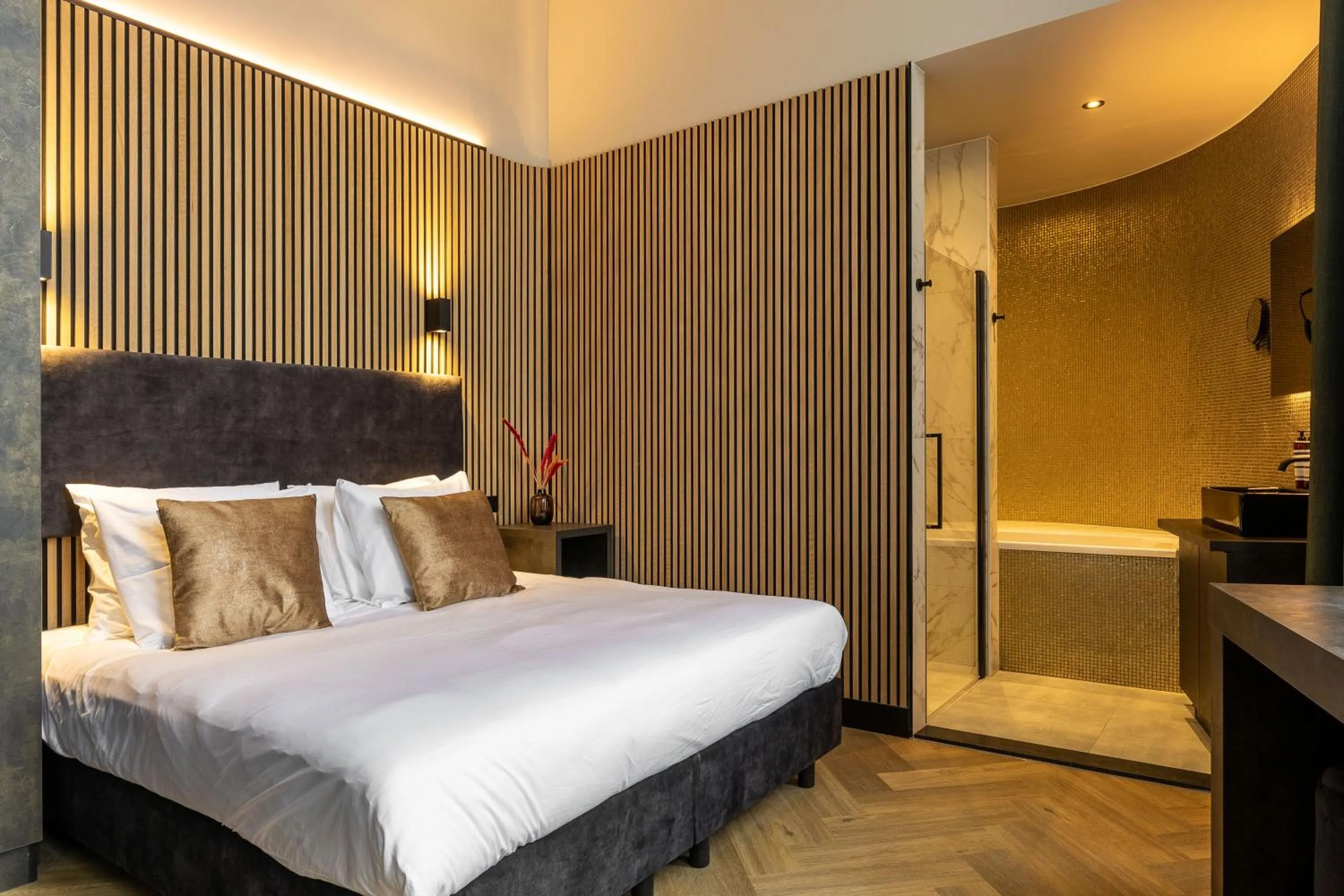 Deluxe Suite in Monument Hotel