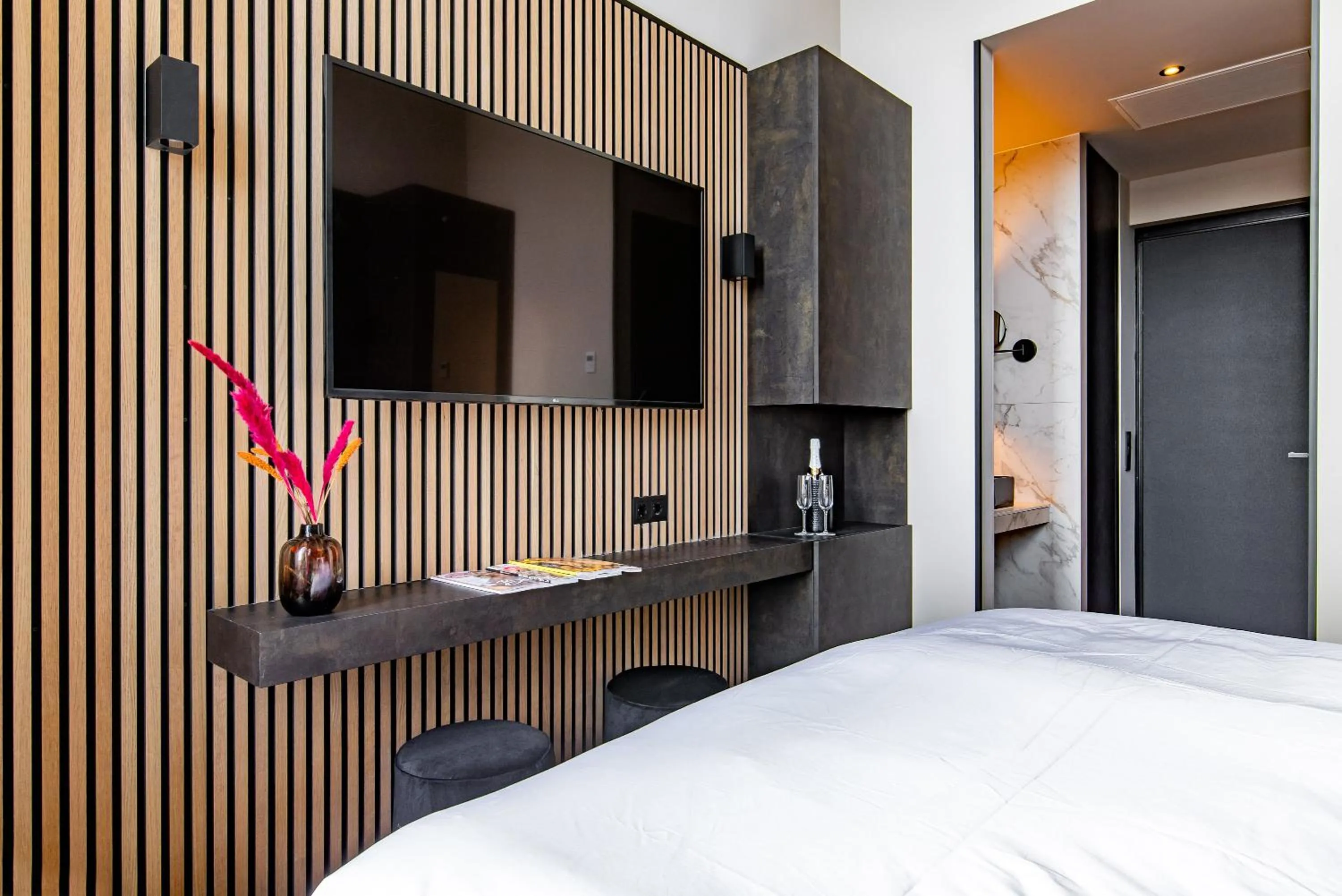 Standard Double Room in Monument Hotel