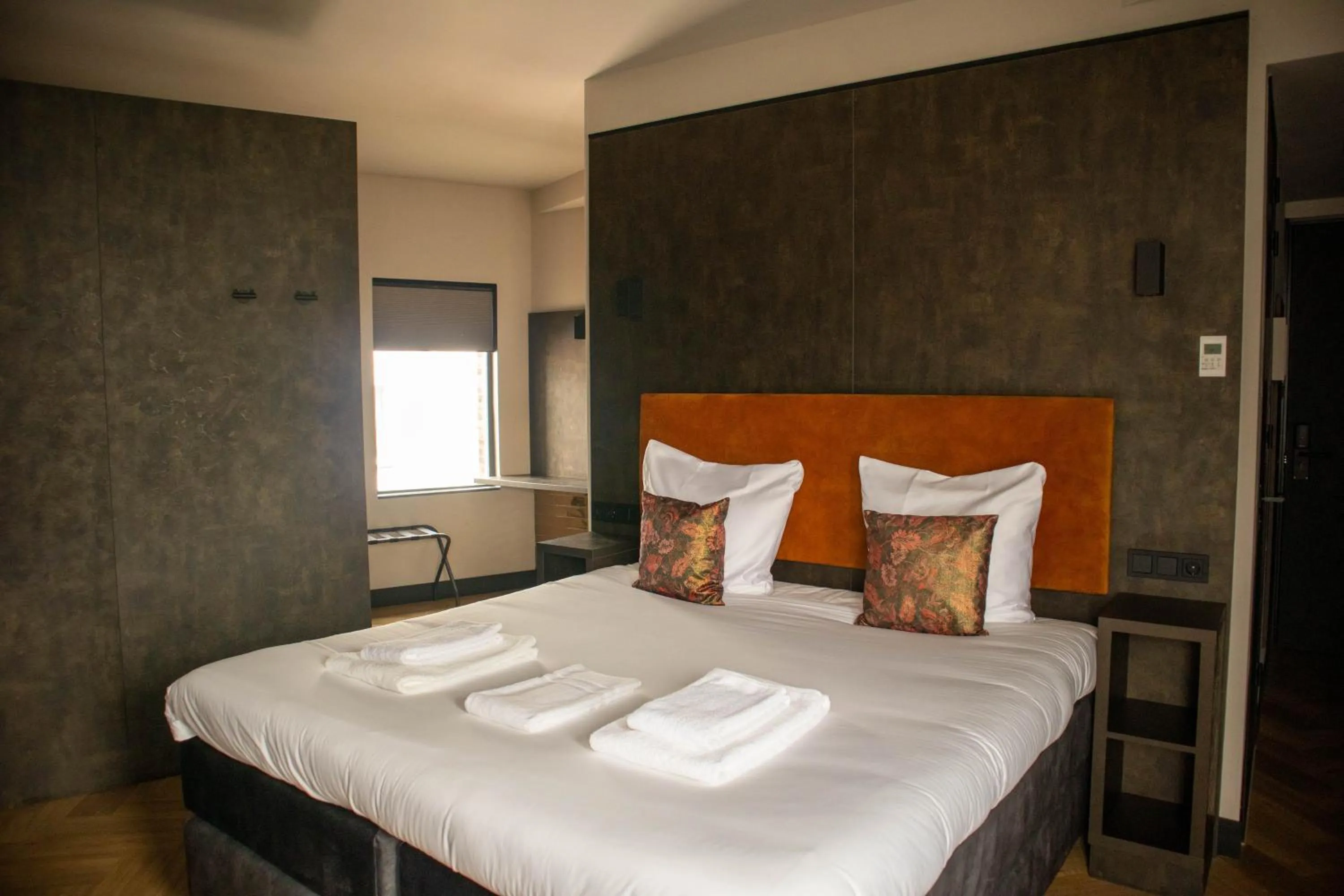 Comfort Triple Room in Monument Hotel