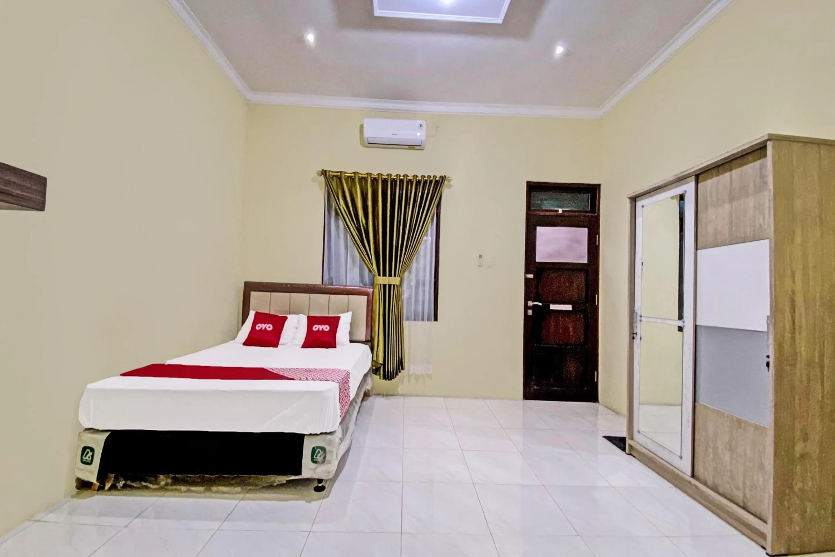 Deluxe Suite in Hotel O Mariko's House