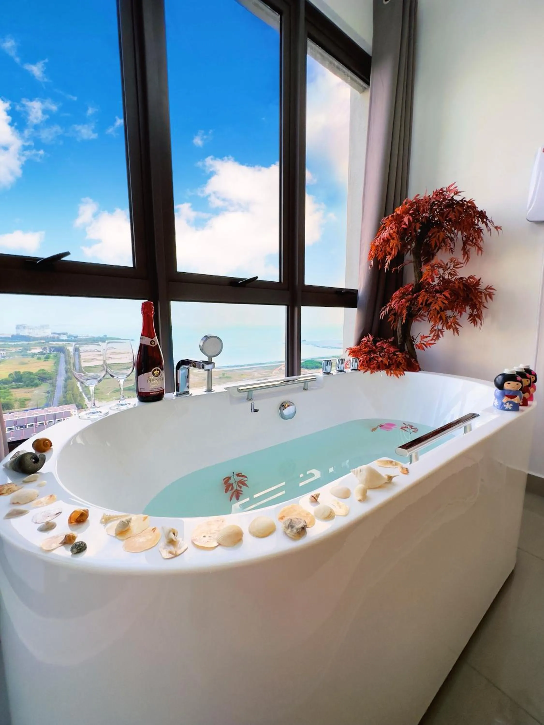 Studio Apartment with Sea View in SeaView PoolView CityView BaliResidence Video game 5minJonker