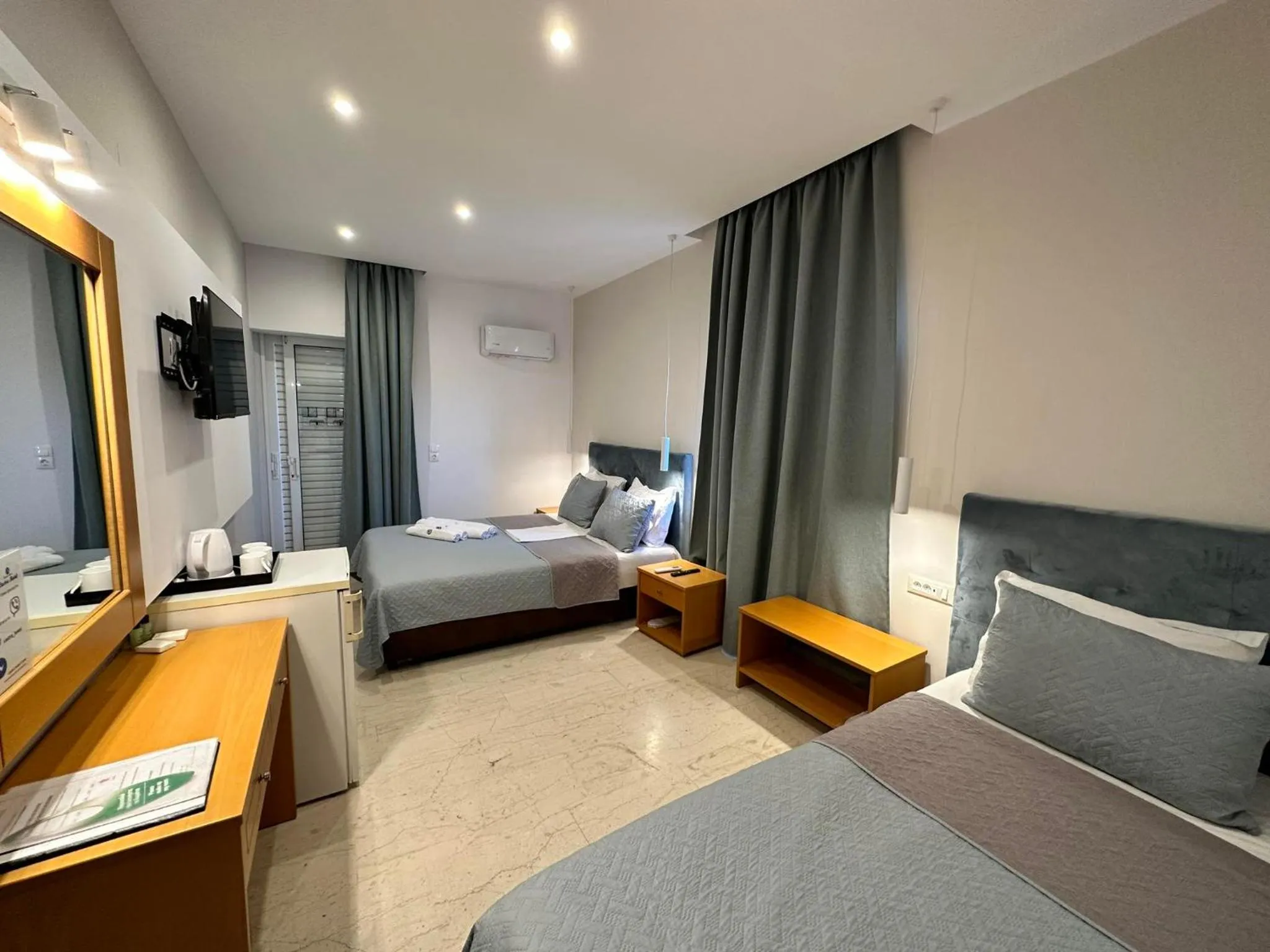 Superior Triple Room in Castro Hotel