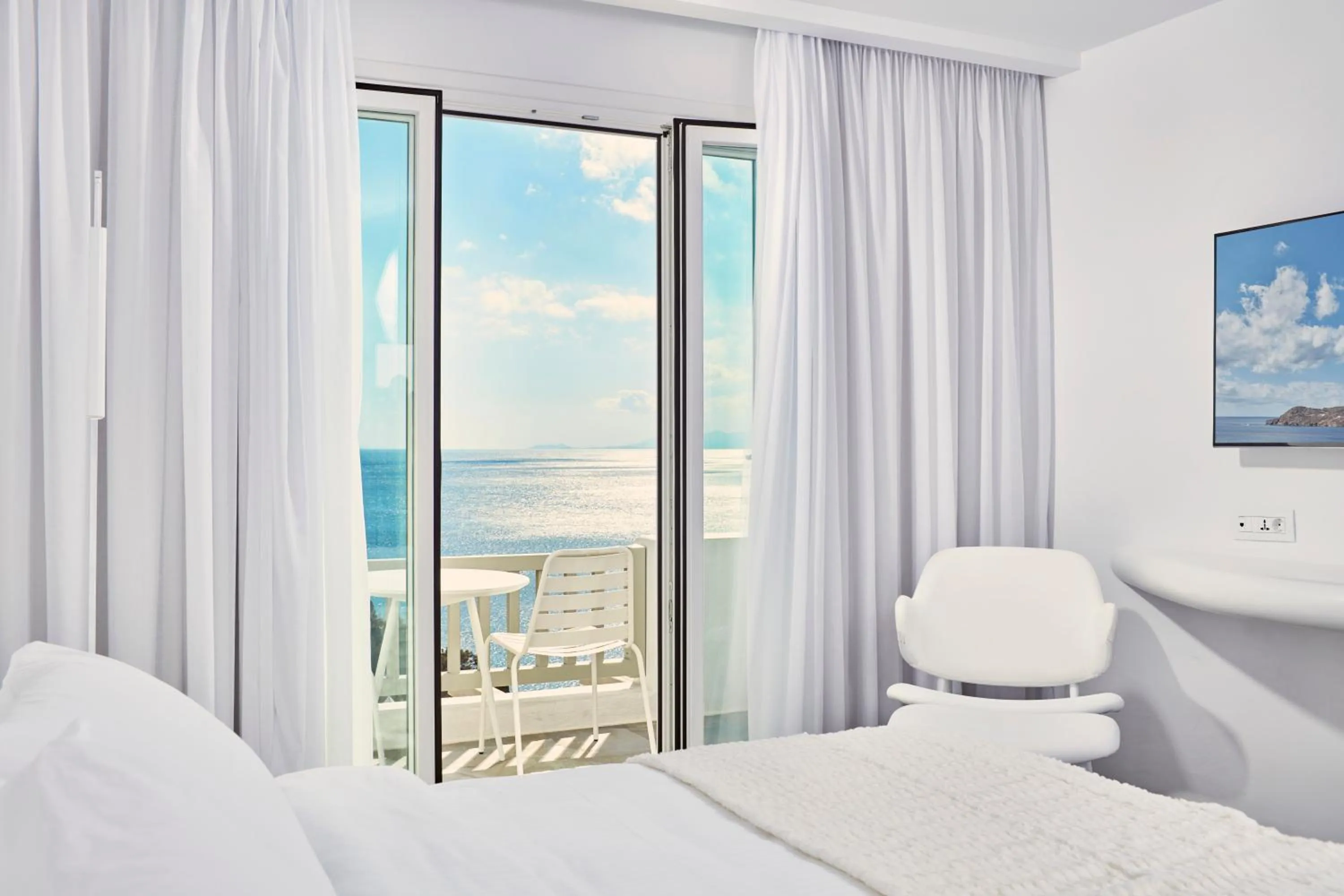 Premium Double or Twin Room with Hot Tub in Royal Myconian - Leading Hotels of the World