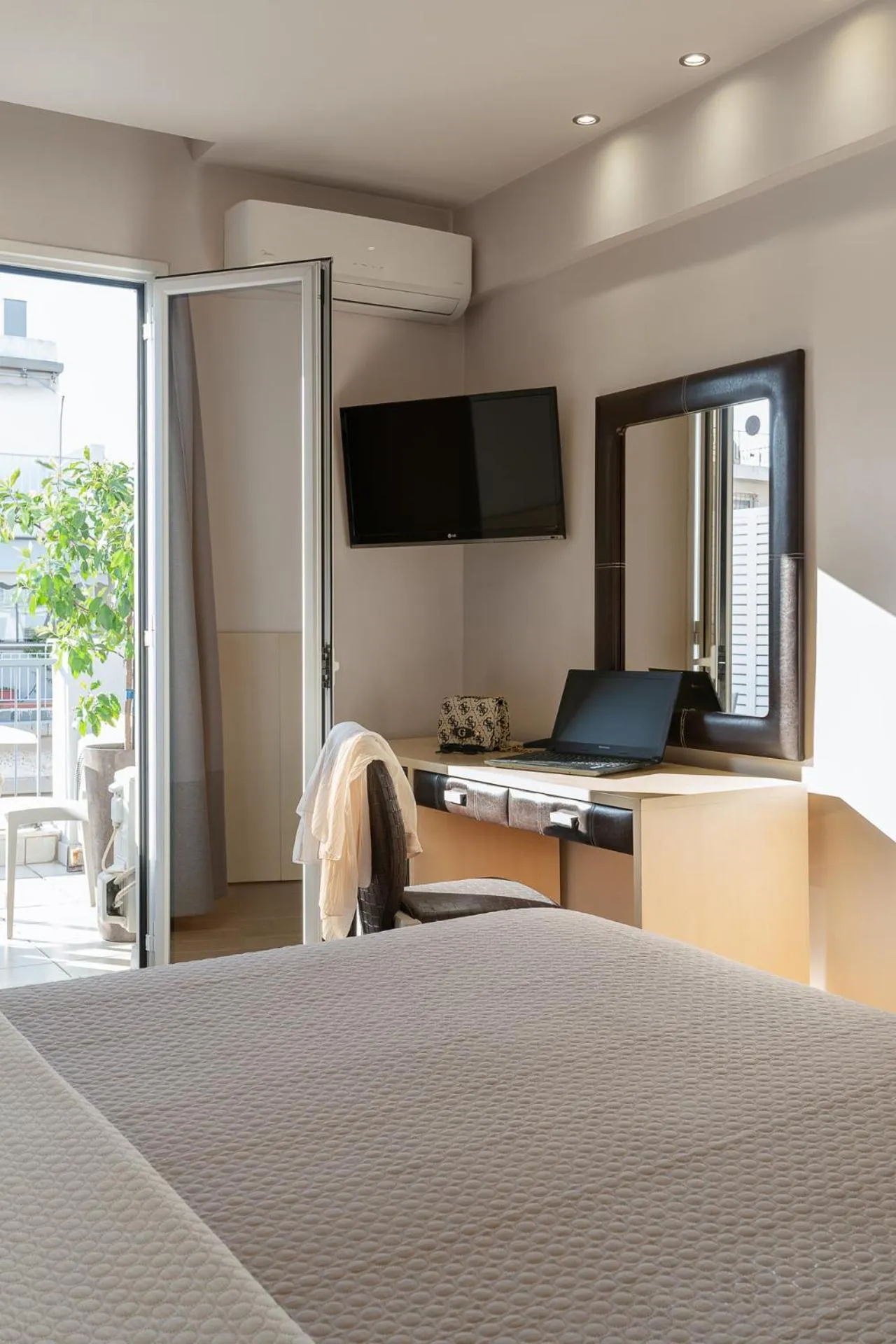 Double or Twin Room with Balcony in Piraeus City Hotel