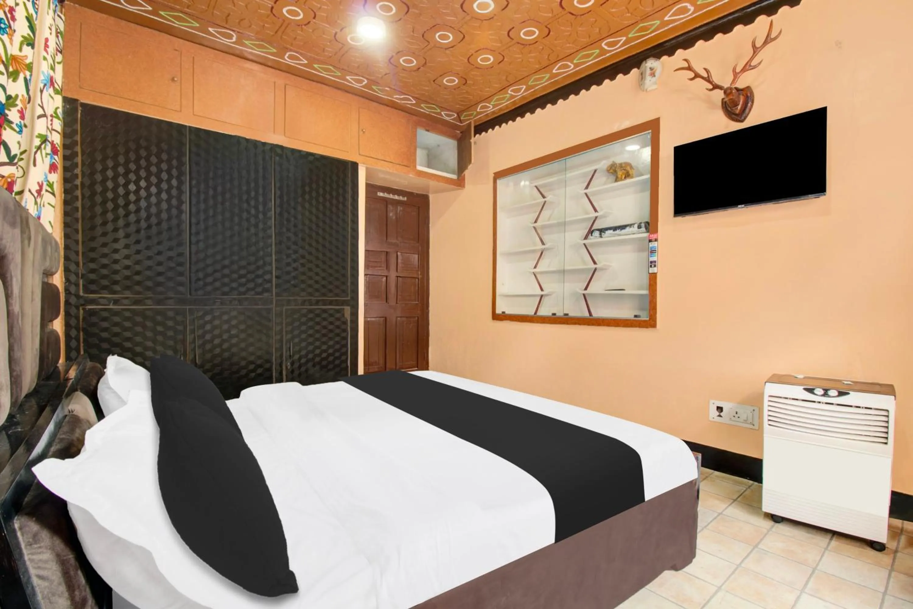 Standard Double Room - single occupancy in Collection O Brein Nishat Formerly Continental Guest House