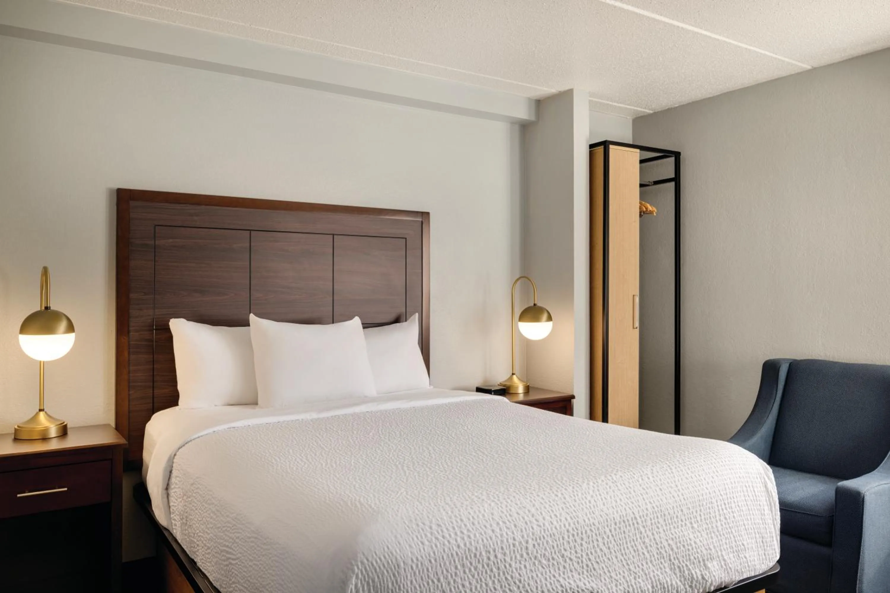 Queen Room with Mobility Access and Roll-In Shower, Non-Smoking in AmericInn by Wyndham Madison WI