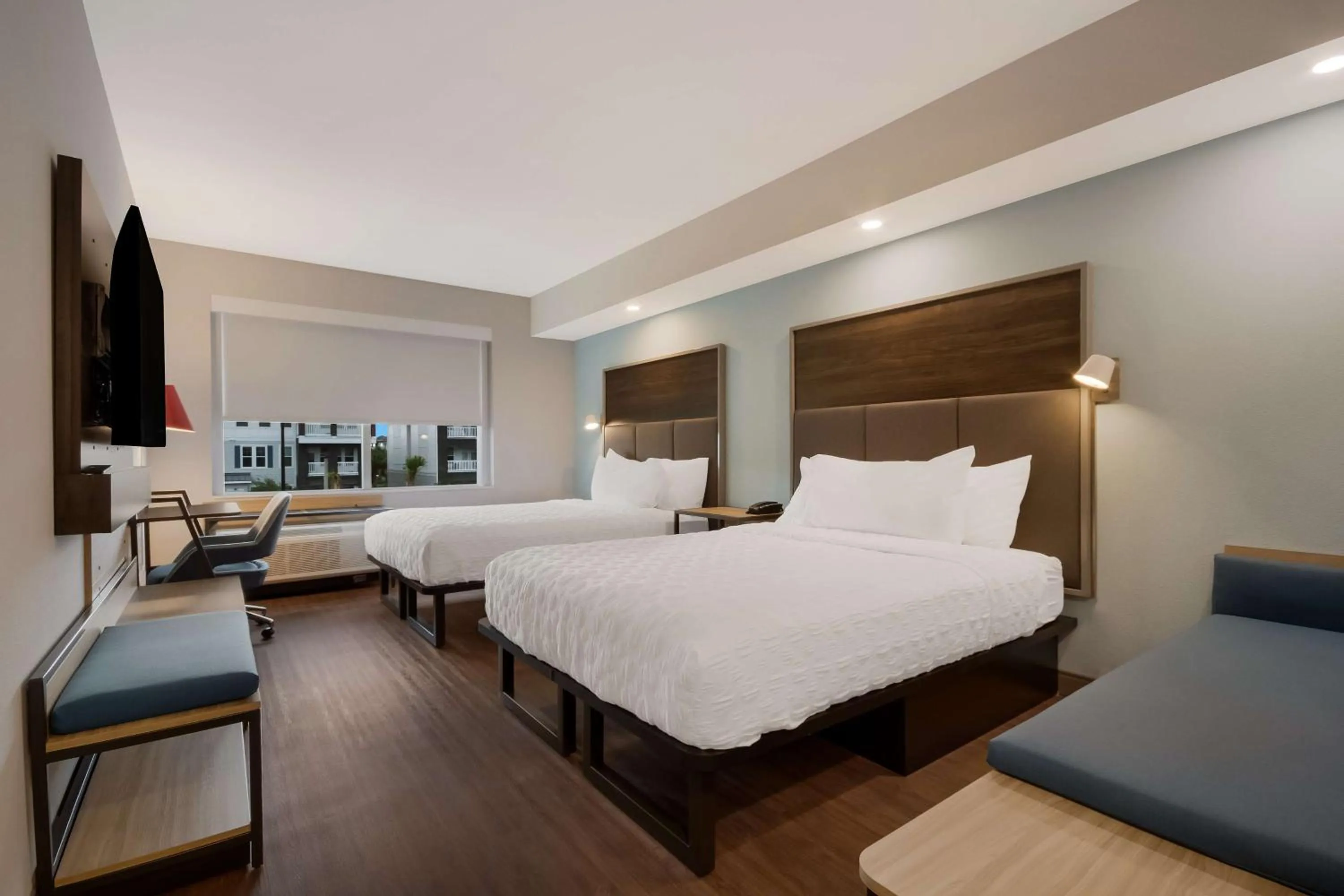 Queen Room with Two Queen Beds - Mobility Access in Tru By Hilton Destin