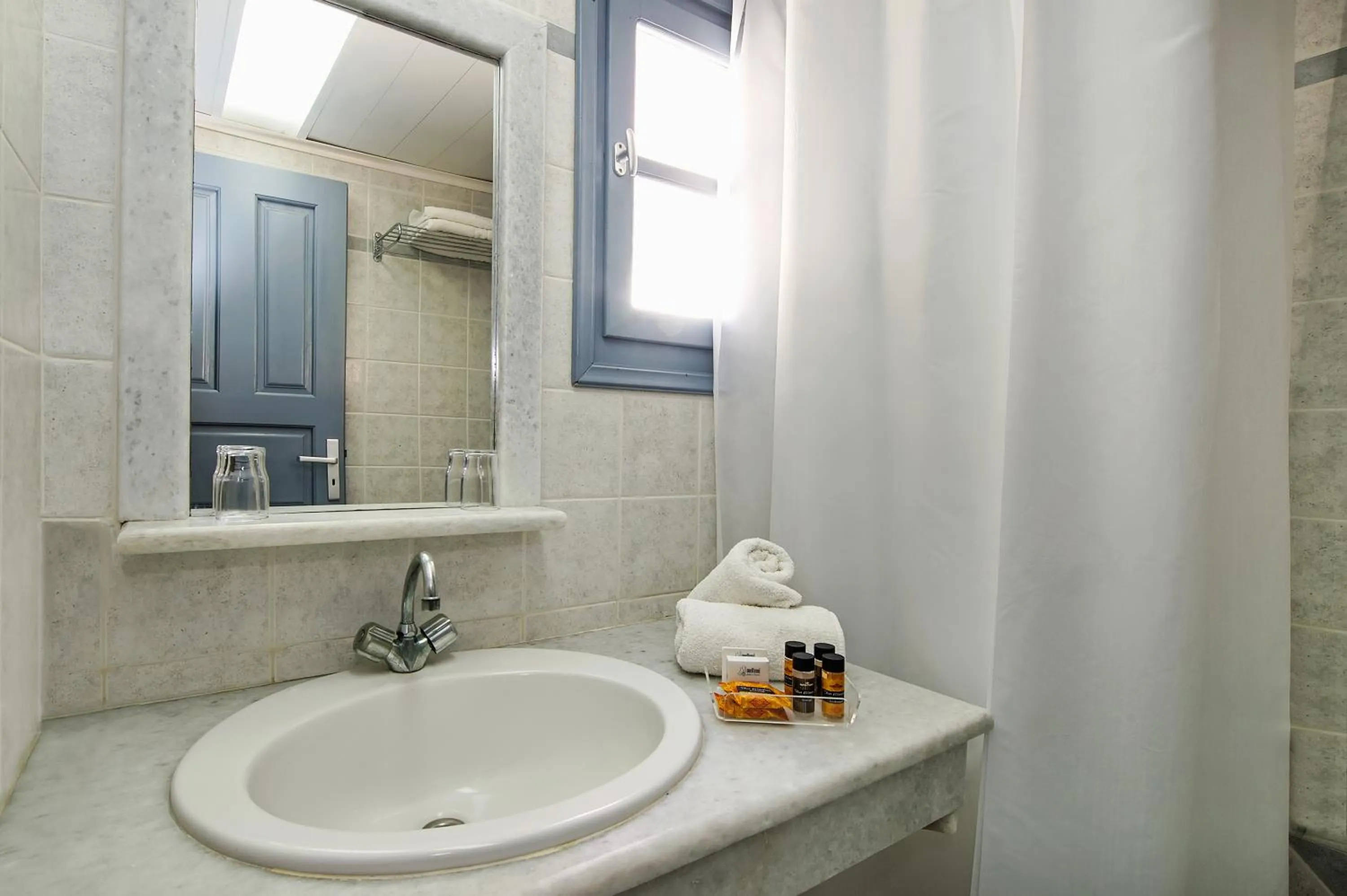 Studio with Outdoor Spa Bath in Atlantis Beach Villa