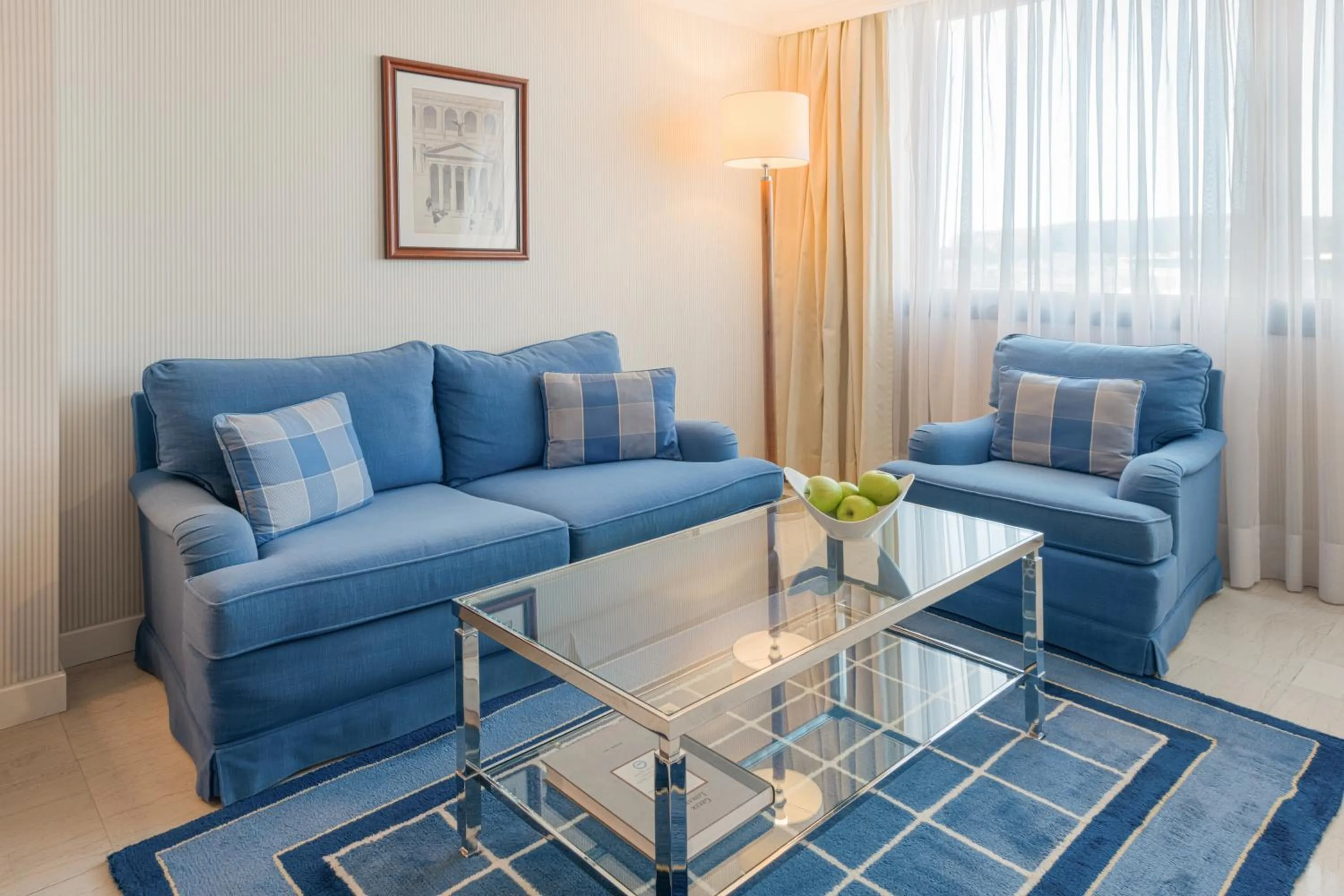 Club Access in Athenaeum Intercontinental by IHG