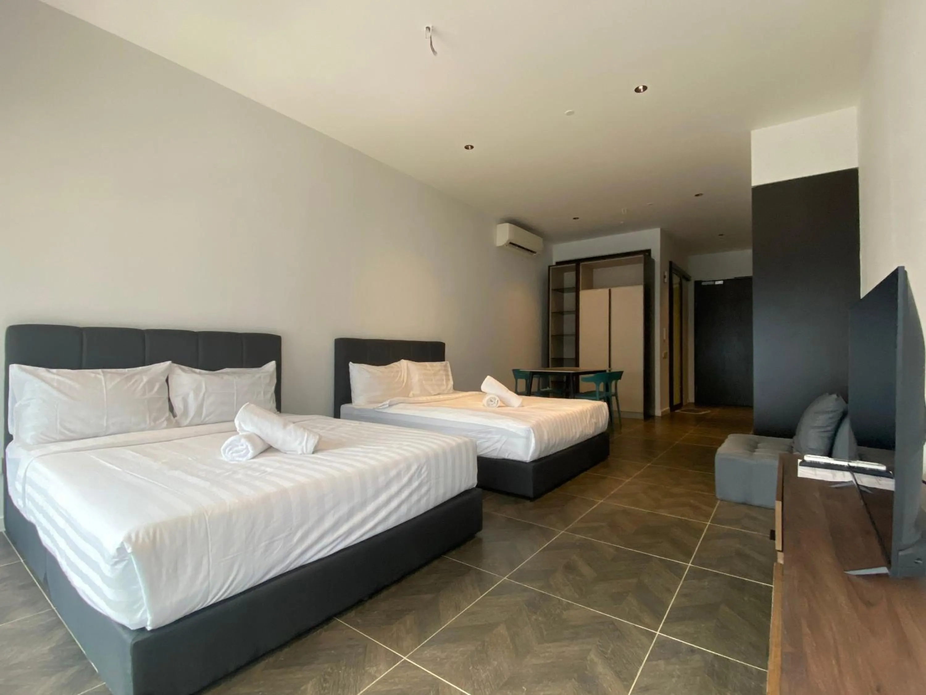 Superior Queen Room with Two Queen Beds in Infini Suites@ Scarletz Suites KLCC