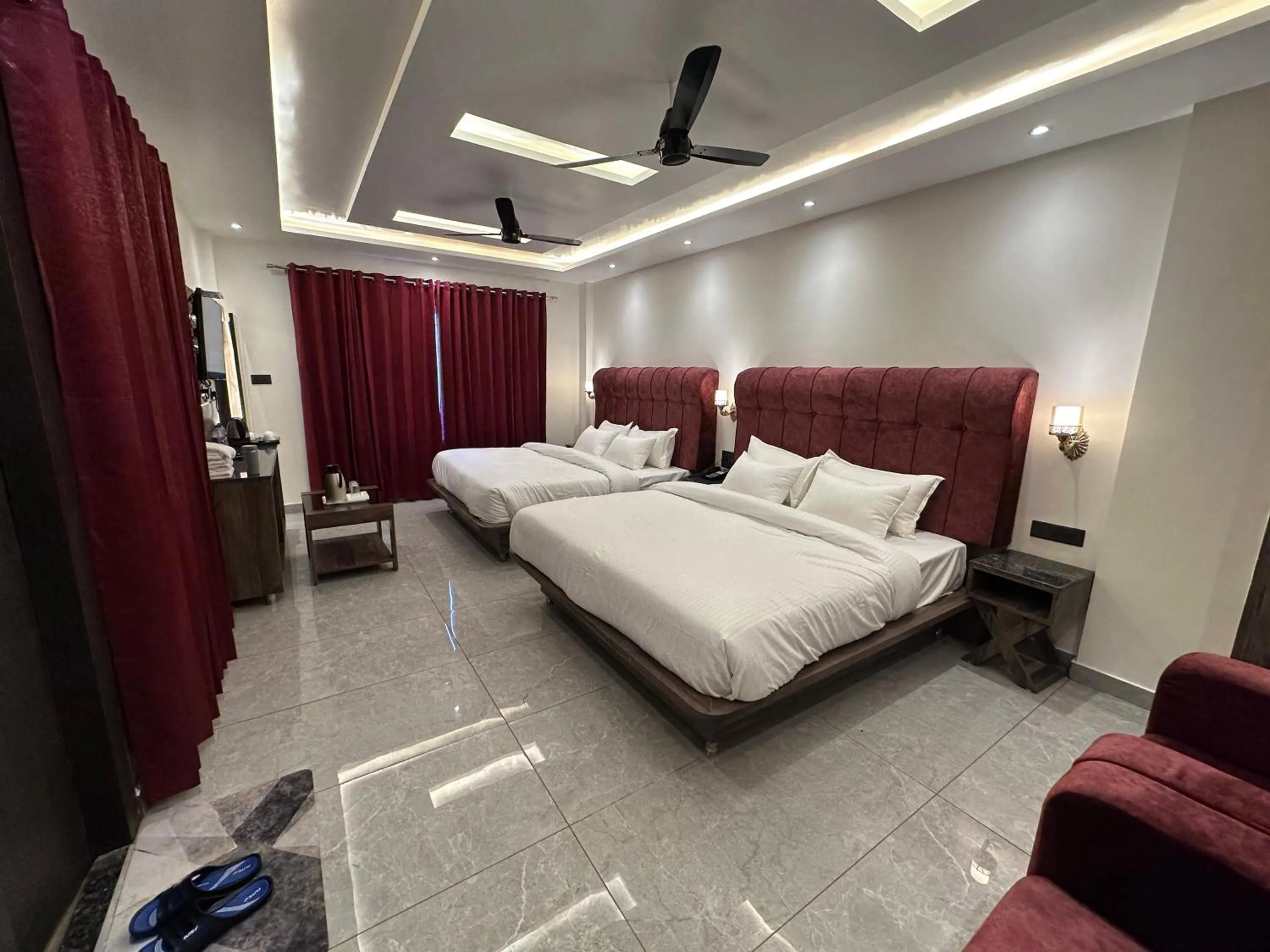 Deluxe Family Suite in Hotel The Vaishvik