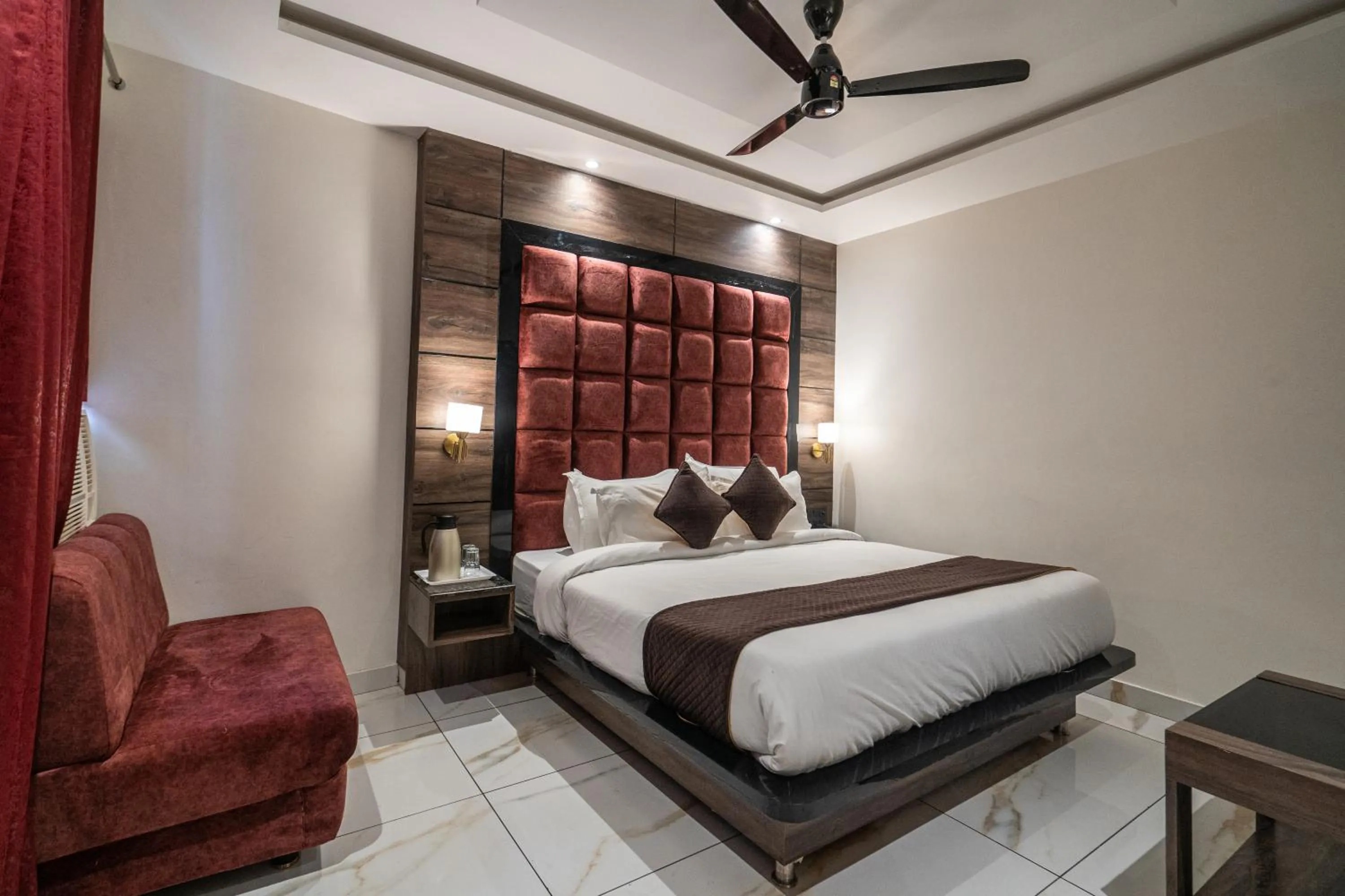Deluxe Double Room in Hotel The Vaishvik