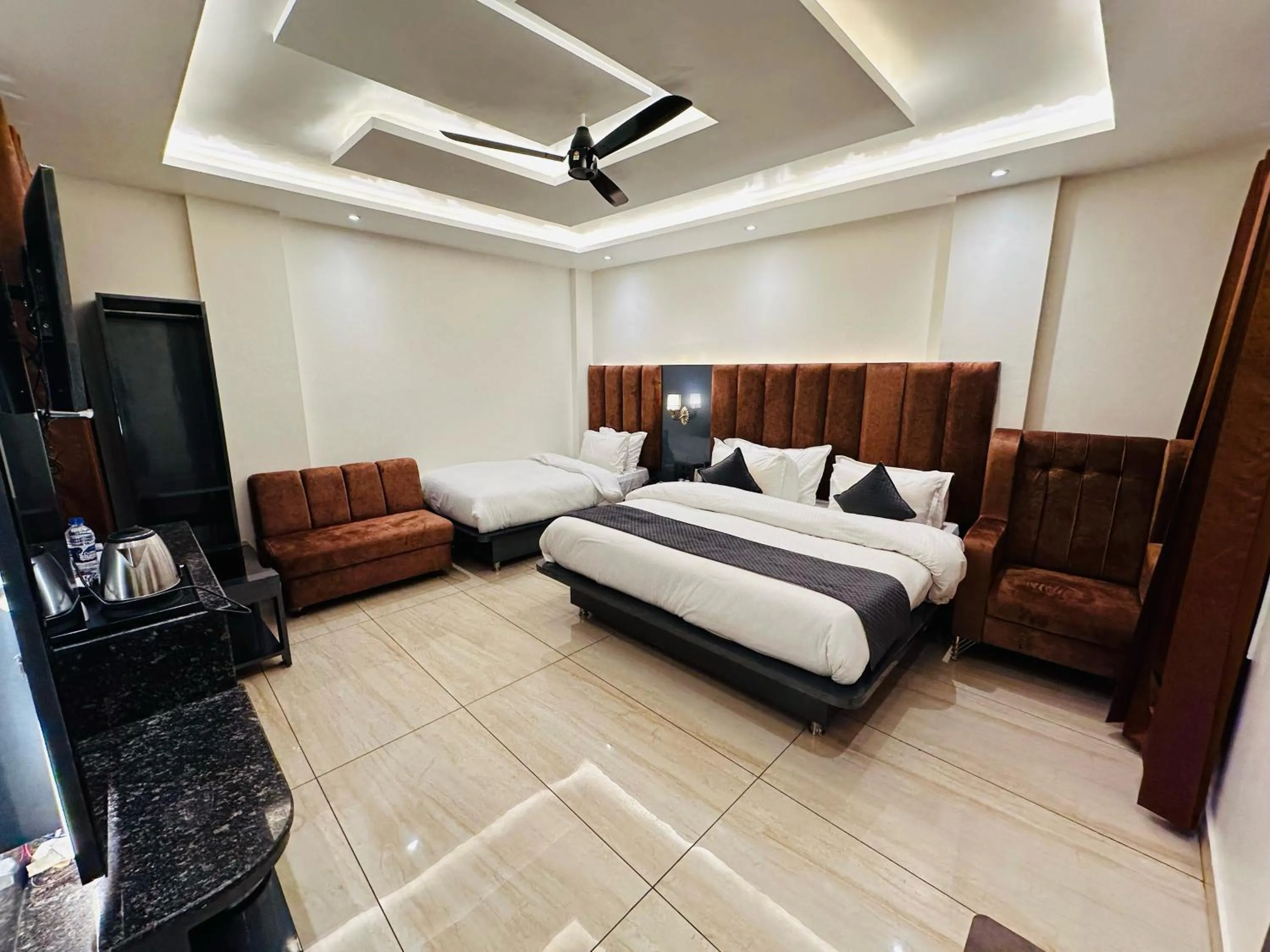 Deluxe Triple Room in Hotel The Vaishvik