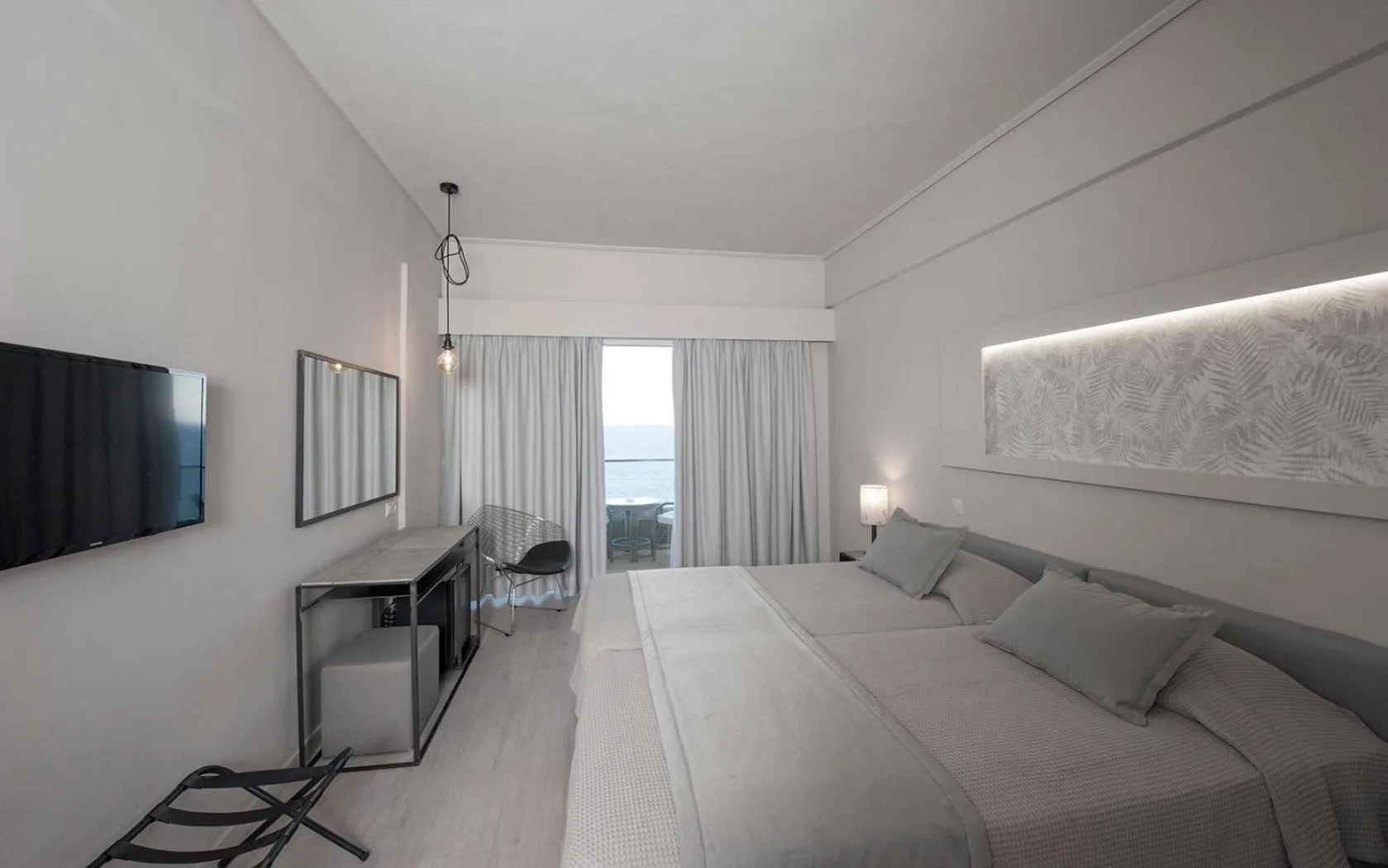 Triple Room with Mountain View in King Saron Hotel Resort