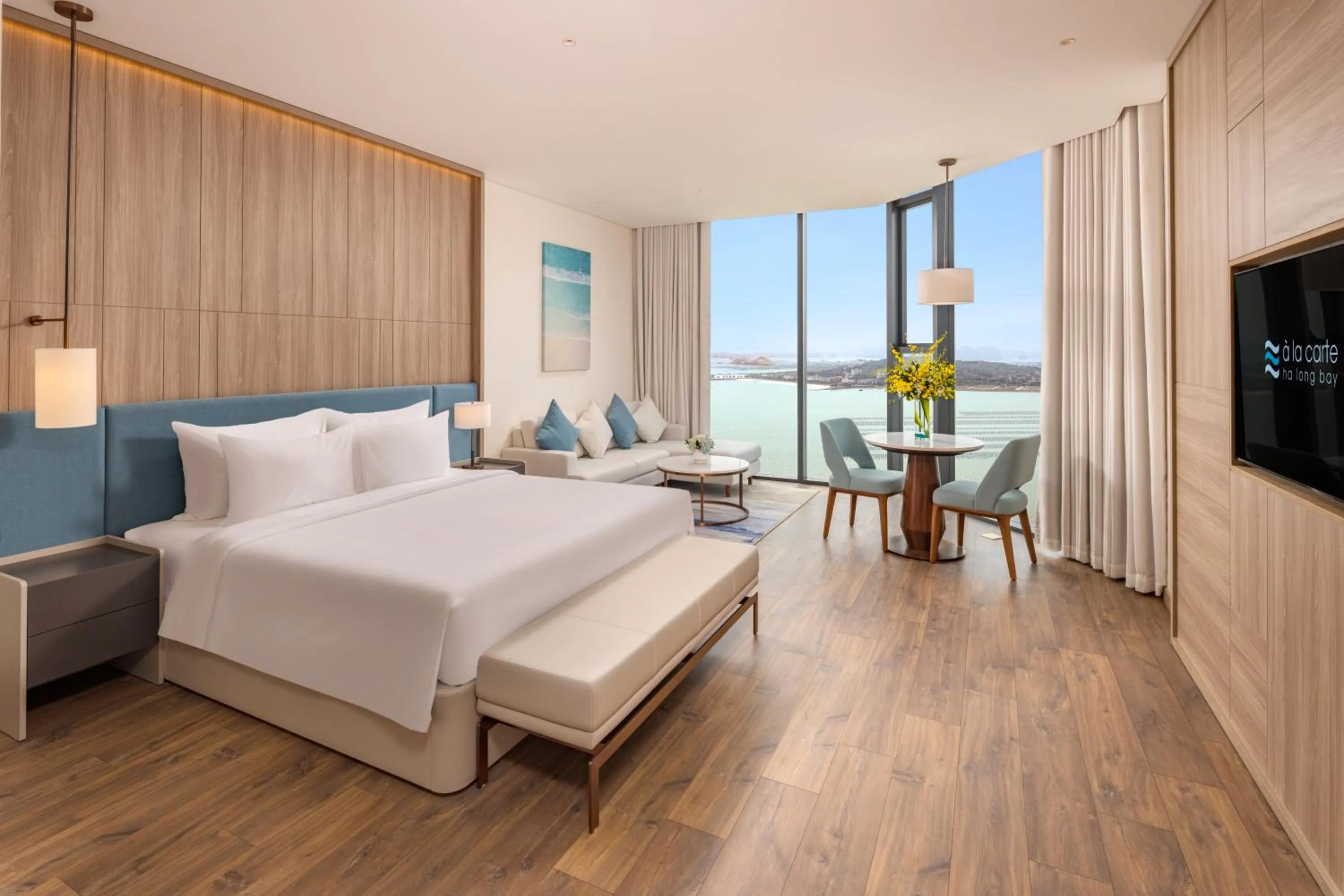 Executive Bay View King Room in A La Carte Ha Long Bay Managed by TASECO