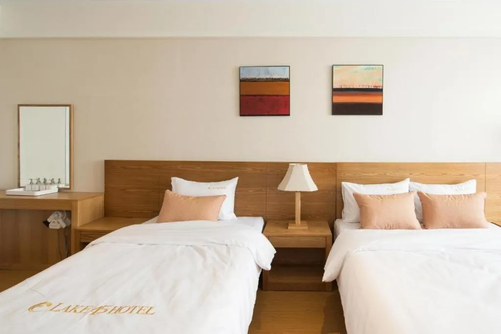 Business Twin Room in Lake 45 Hotel