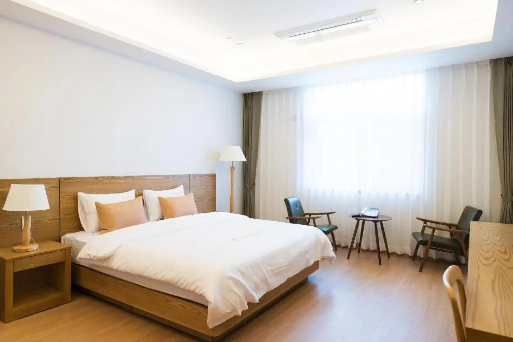 Business Double Room in Lake 45 Hotel