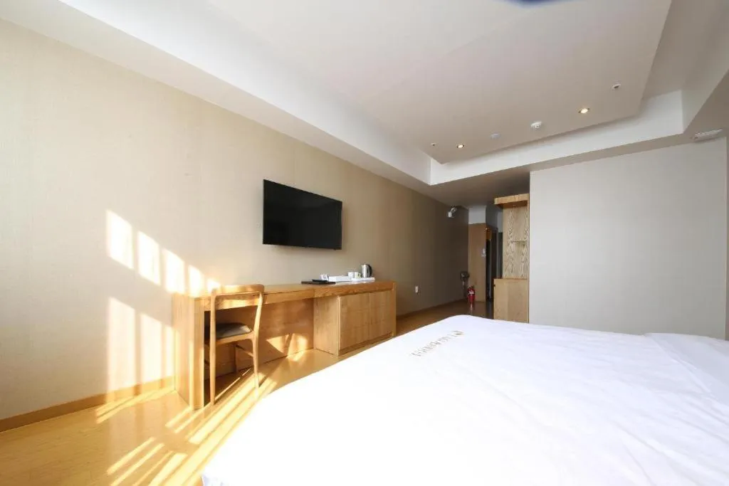 Deluxe Double Room in Lake 45 Hotel